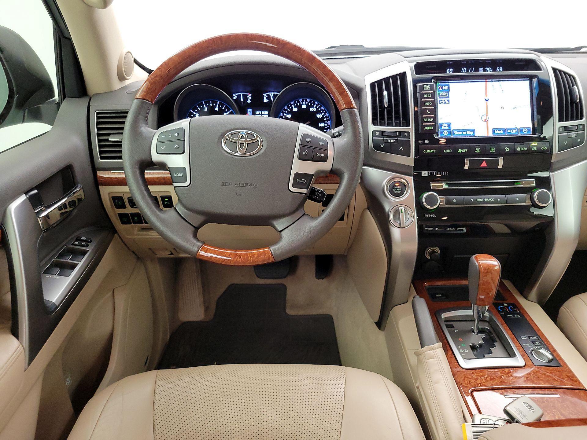 Thumbnail: 2015 Toyota Land Cruiser - 10