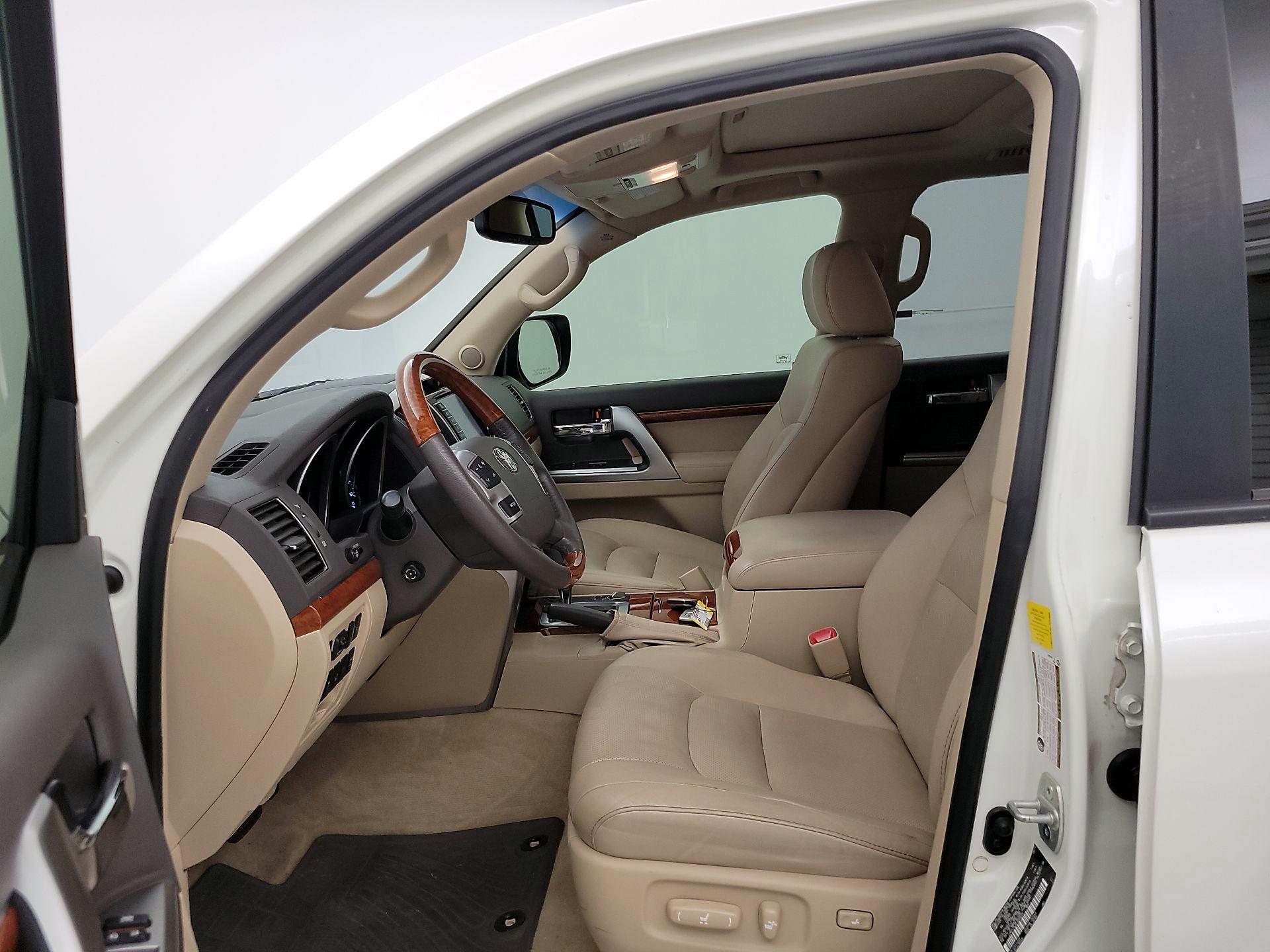 Thumbnail: 2015 Toyota Land Cruiser - 11