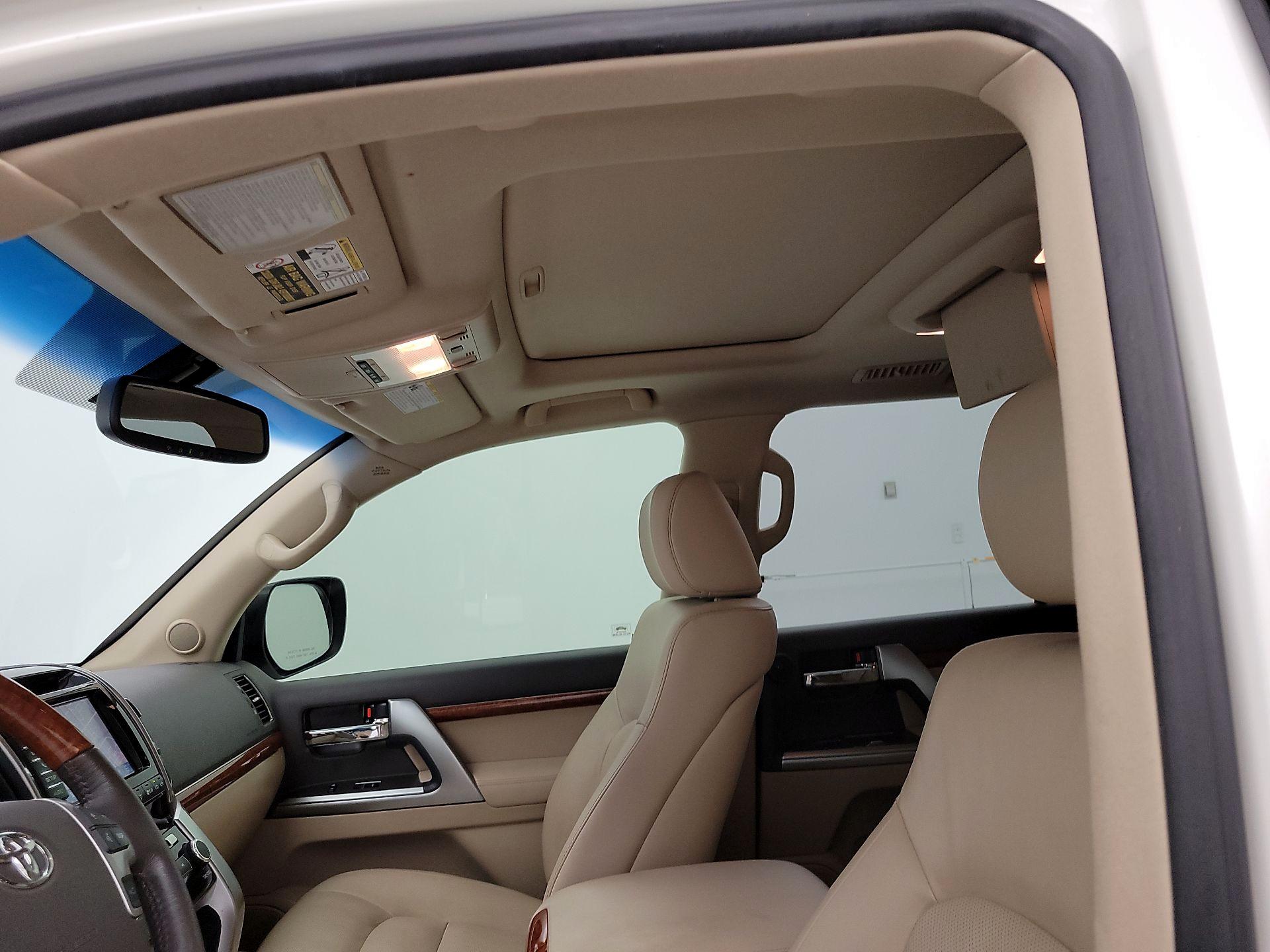 Thumbnail: 2015 Toyota Land Cruiser - 20