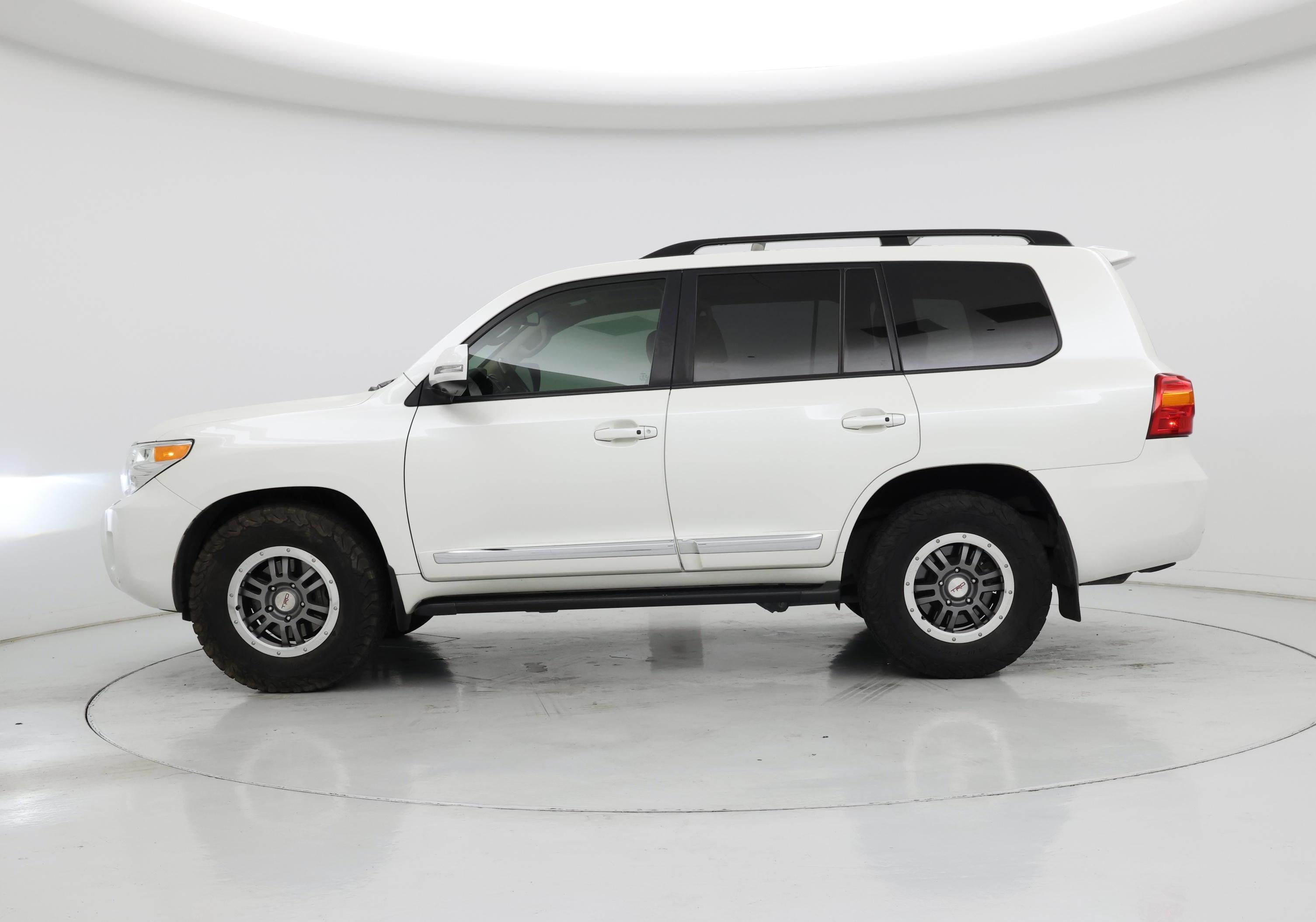 Thumbnail: 2015 Toyota Land Cruiser - 3