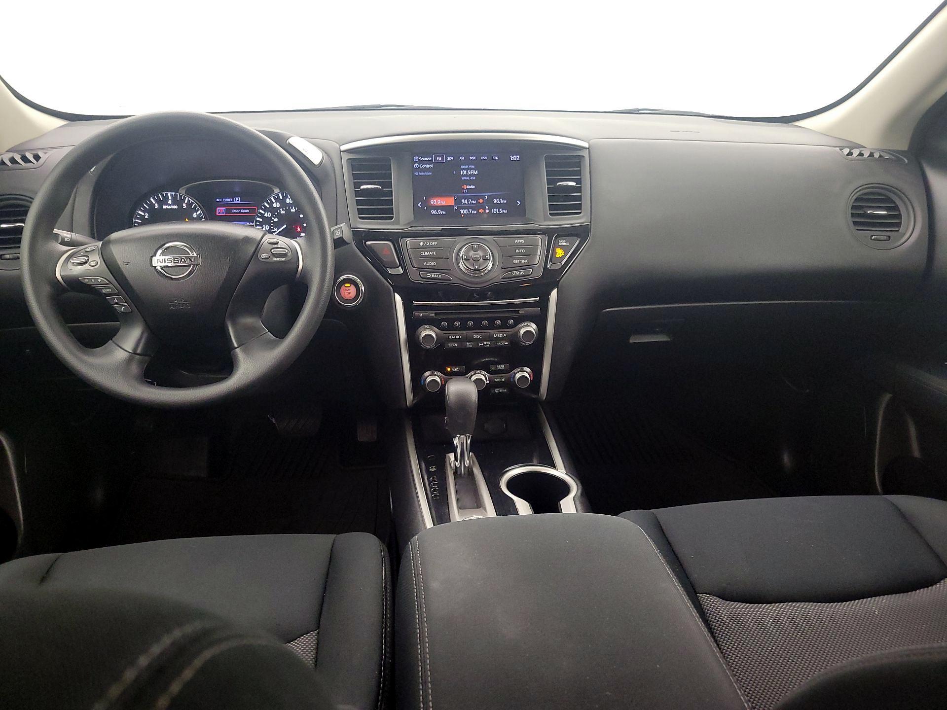 Thumbnail: 2017 Nissan Pathfinder - 9