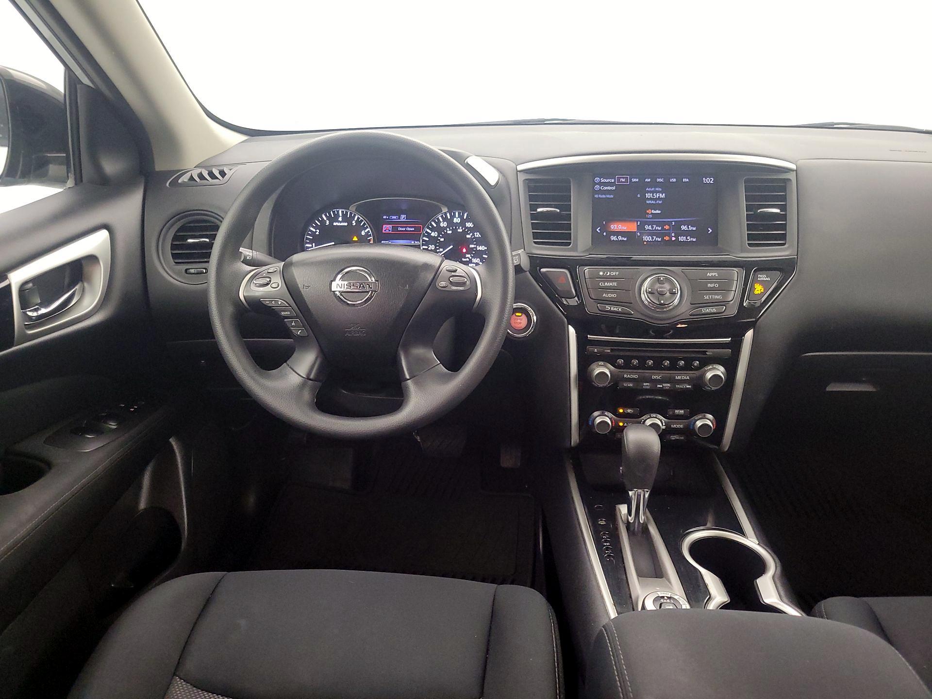 Thumbnail: 2017 Nissan Pathfinder - 10