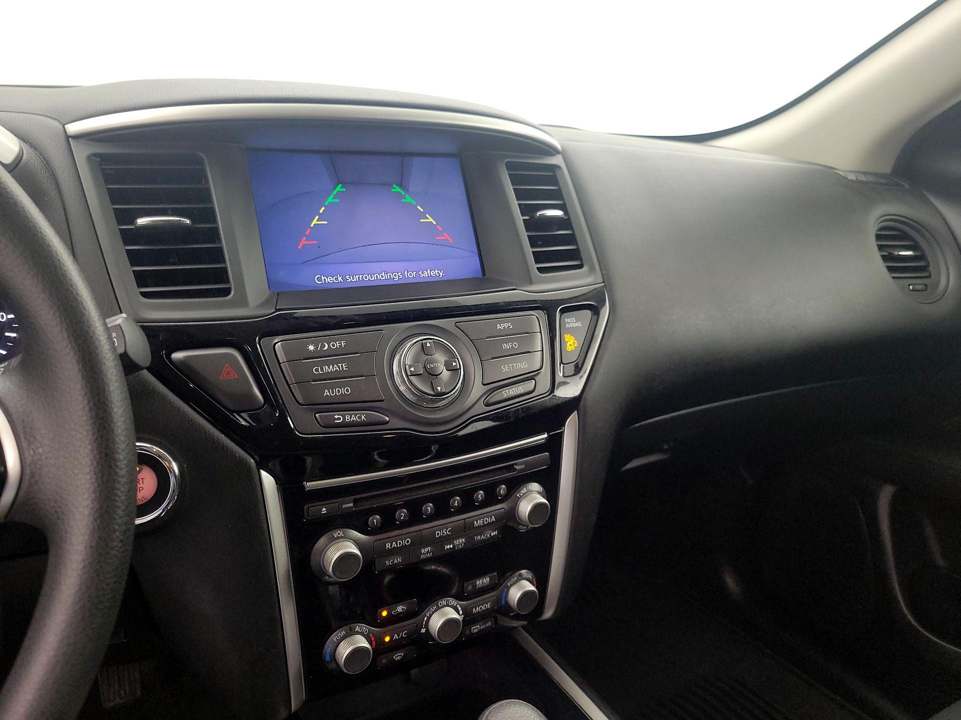 Thumbnail: 2017 Nissan Pathfinder - 14