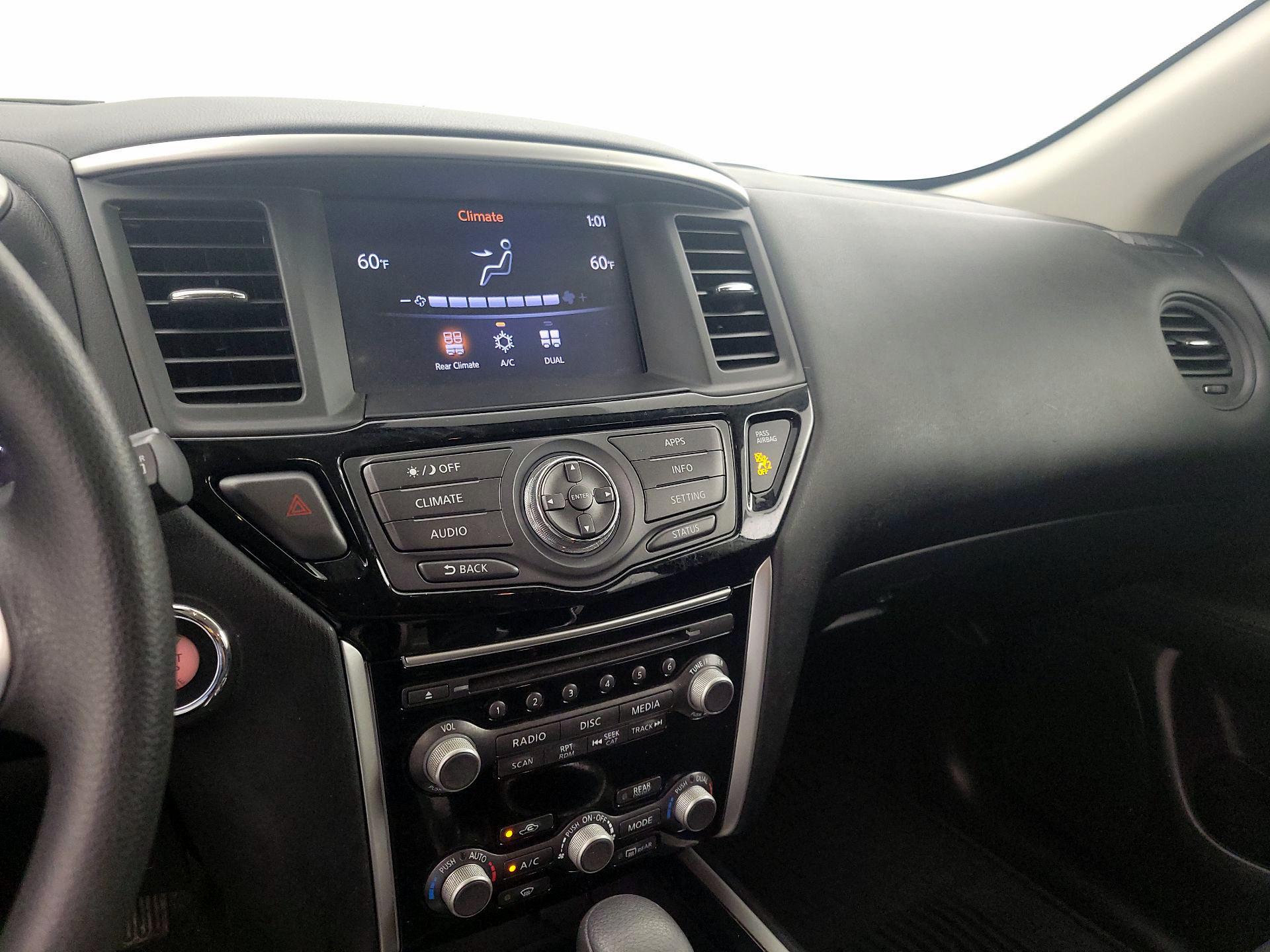 Thumbnail: 2017 Nissan Pathfinder - 16