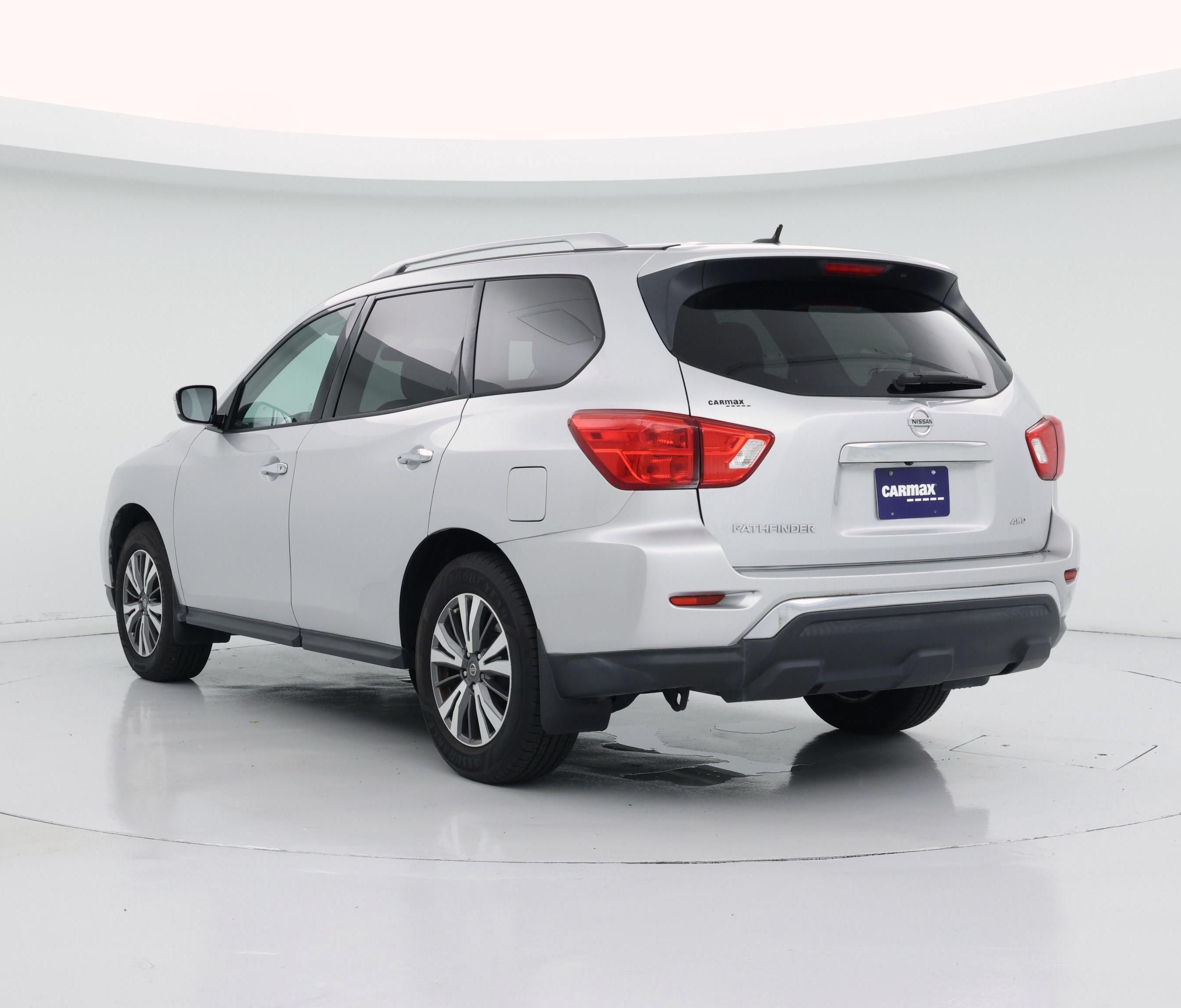 Thumbnail: 2017 Nissan Pathfinder - 2