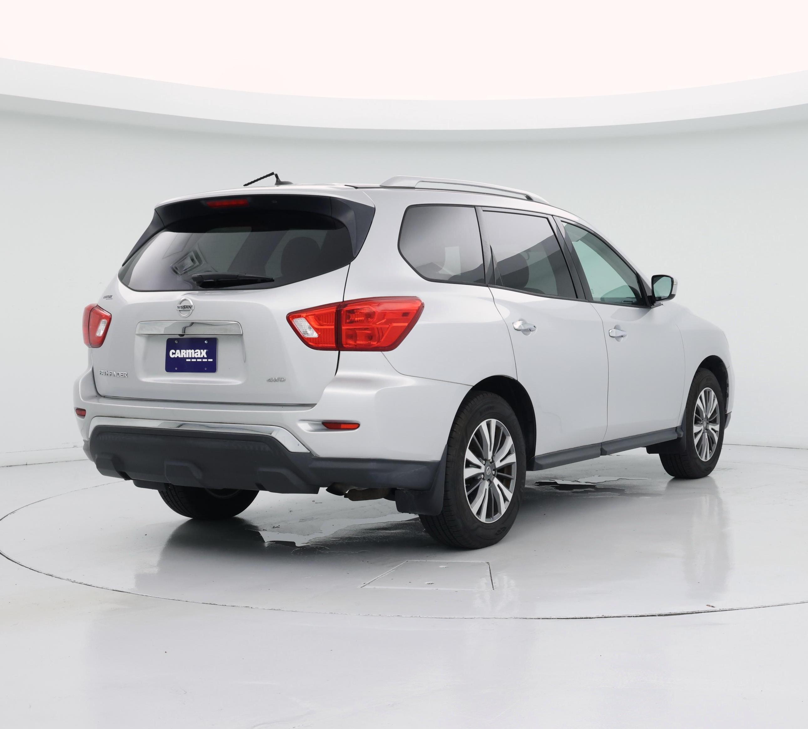Thumbnail: 2017 Nissan Pathfinder - 8