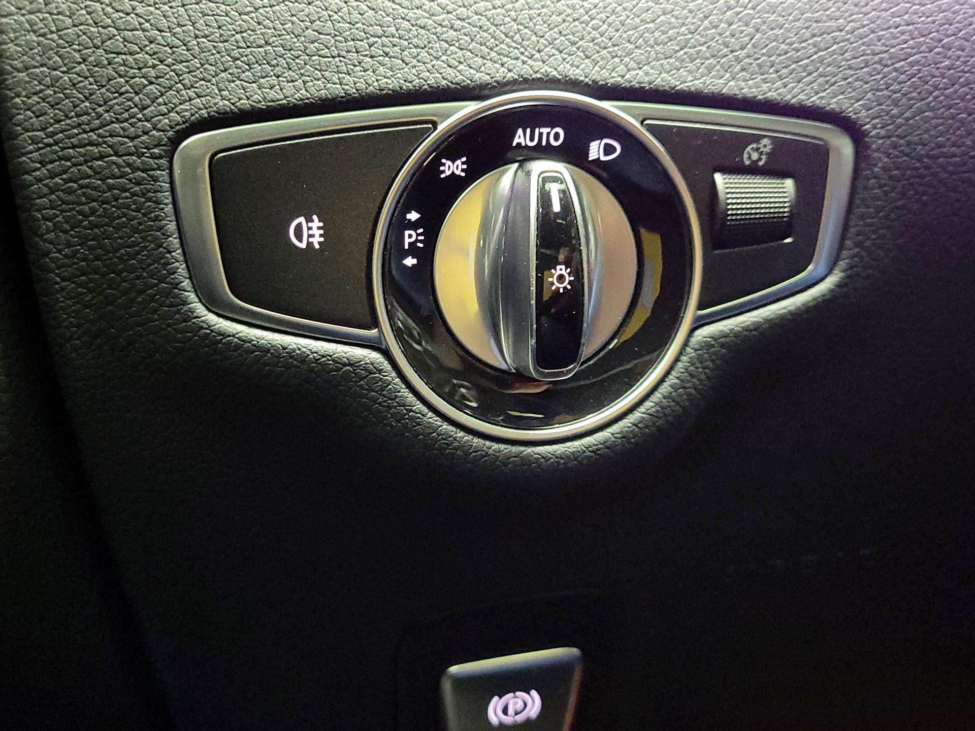Thumbnail: 2019 Mercedes-Benz E-Class - 13