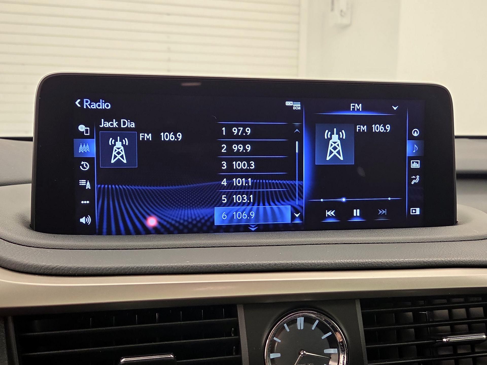 Thumbnail: 2020 Lexus RX - 16