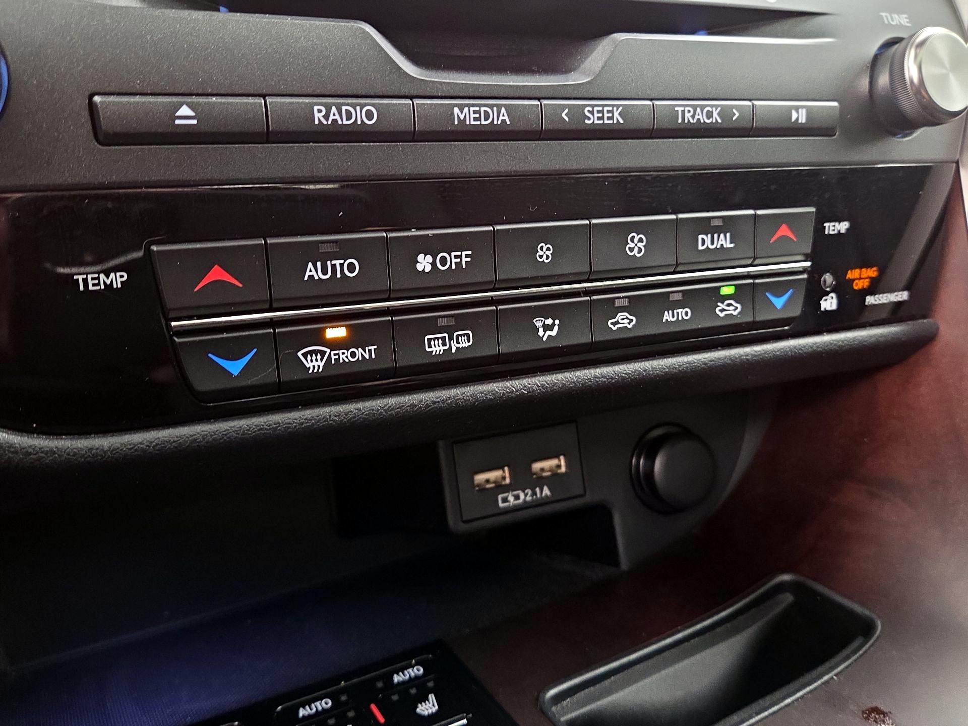 Thumbnail: 2020 Lexus RX - 17
