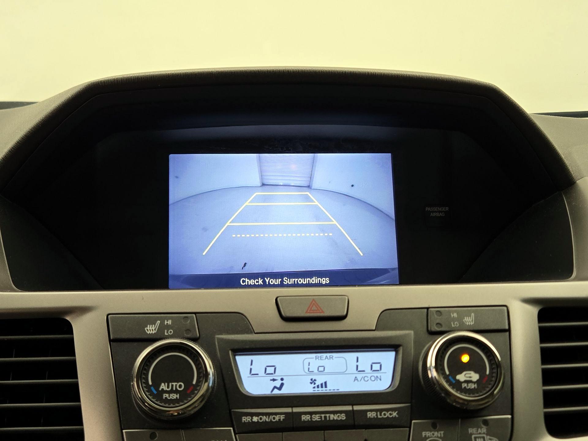 Thumbnail: 2016 Honda Odyssey - 14