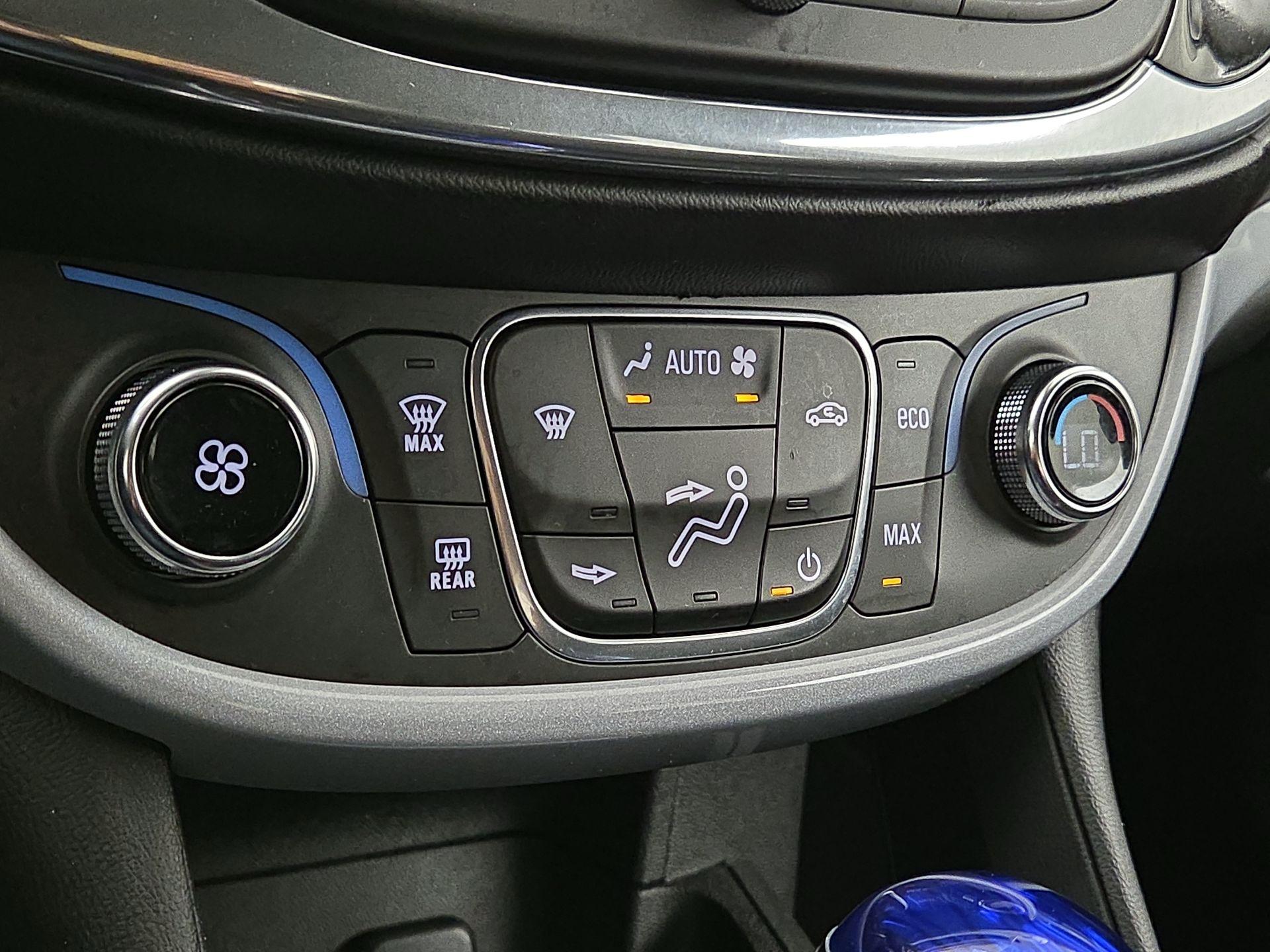 Thumbnail: 2016 Chevrolet Volt - 16