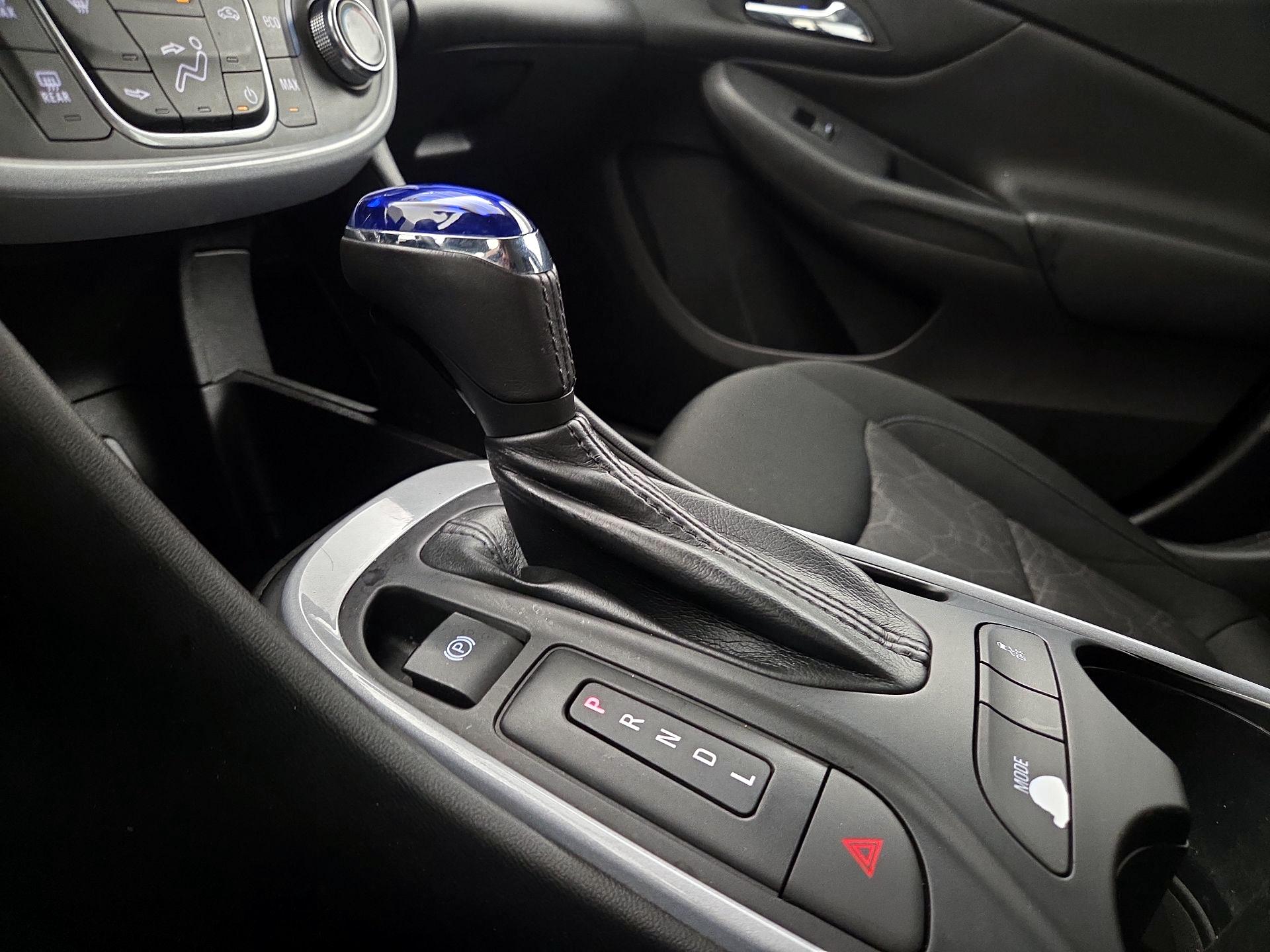 Thumbnail: 2016 Chevrolet Volt - 17