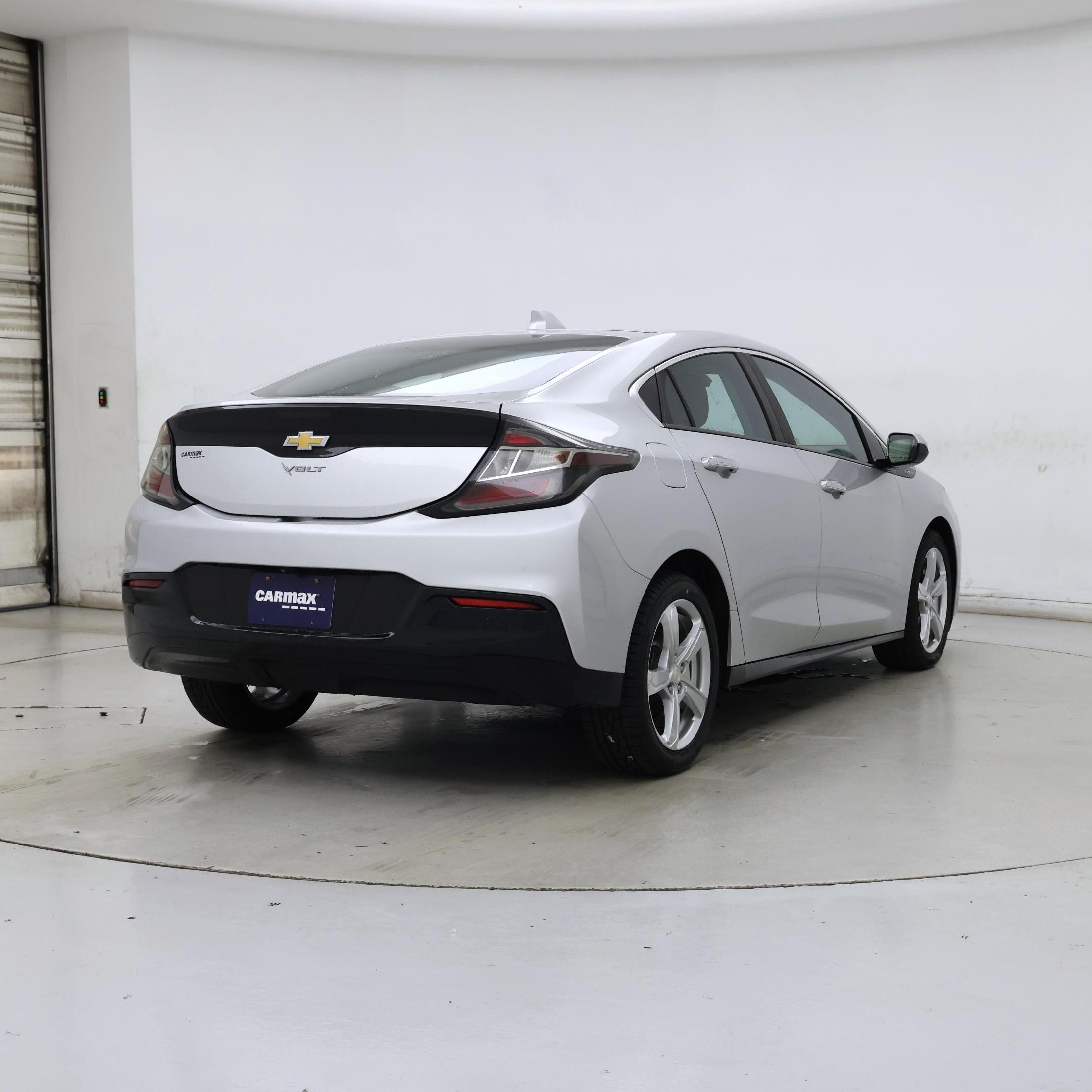 Thumbnail: 2016 Chevrolet Volt - 8