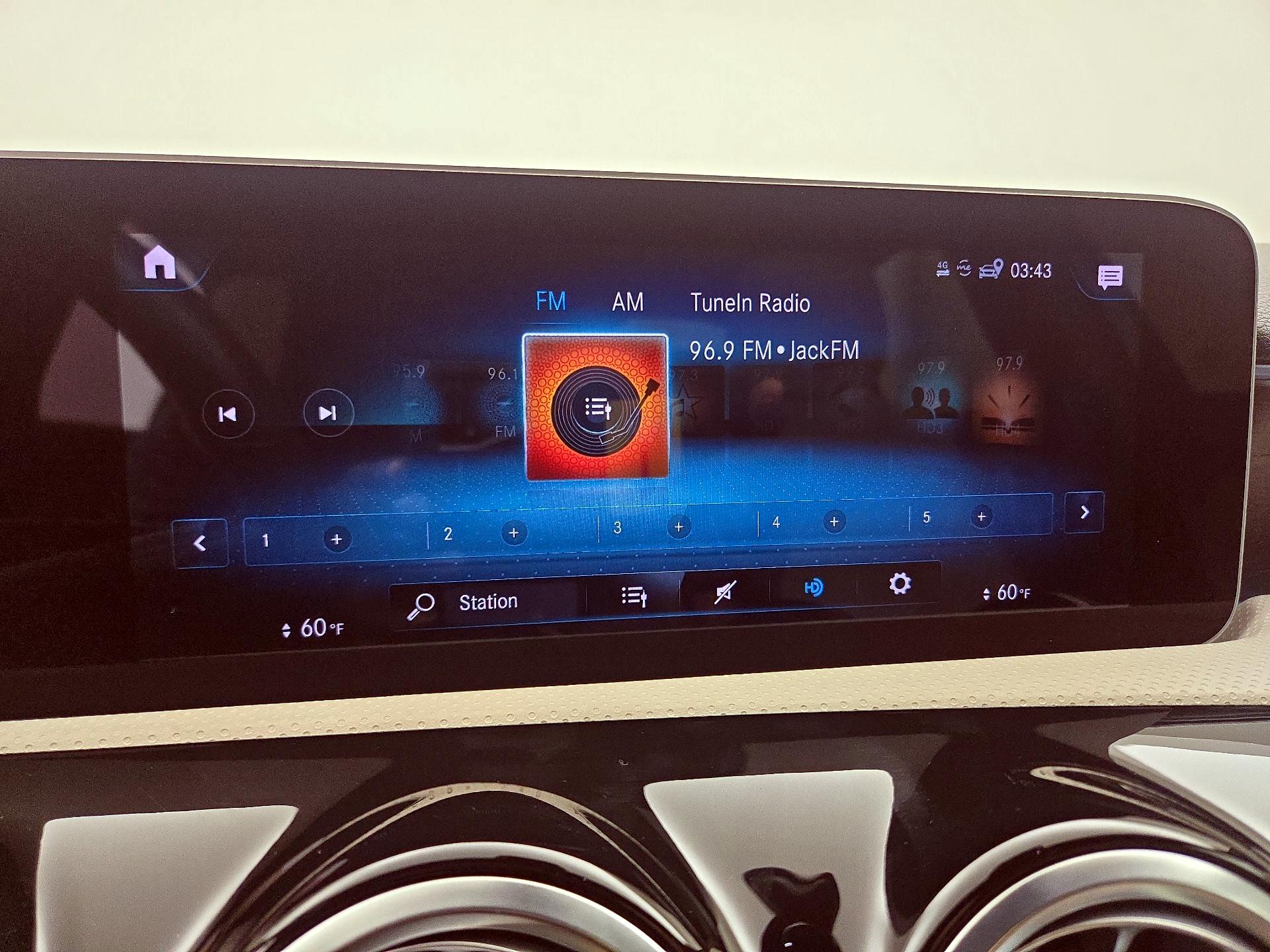 Thumbnail: 2019 Mercedes-Benz A-Class - 15