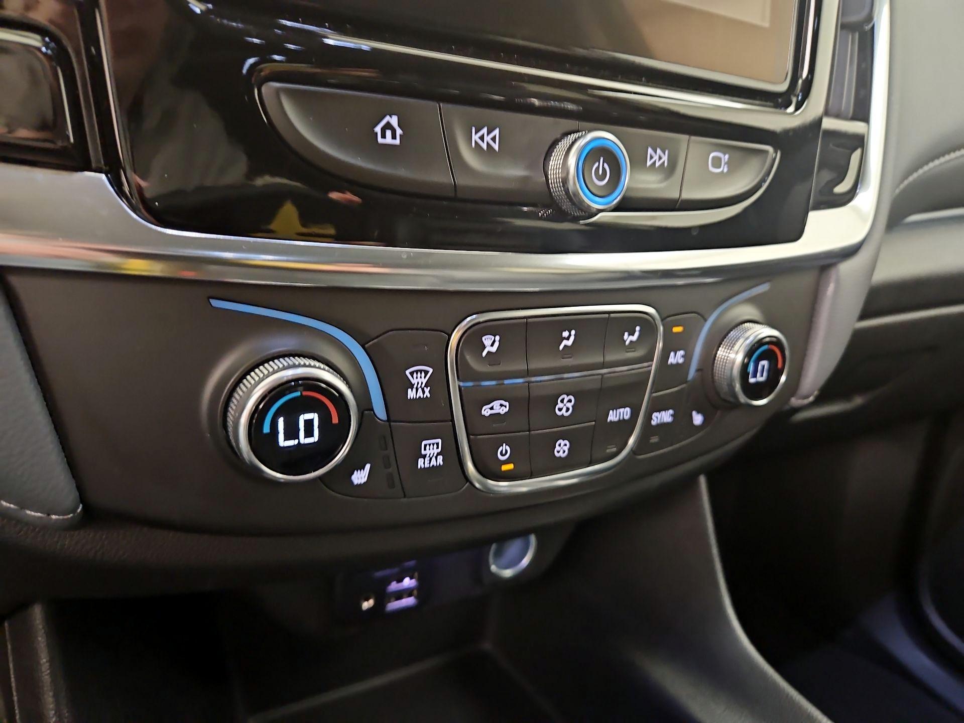 Thumbnail: 2021 Chevrolet Traverse - 17