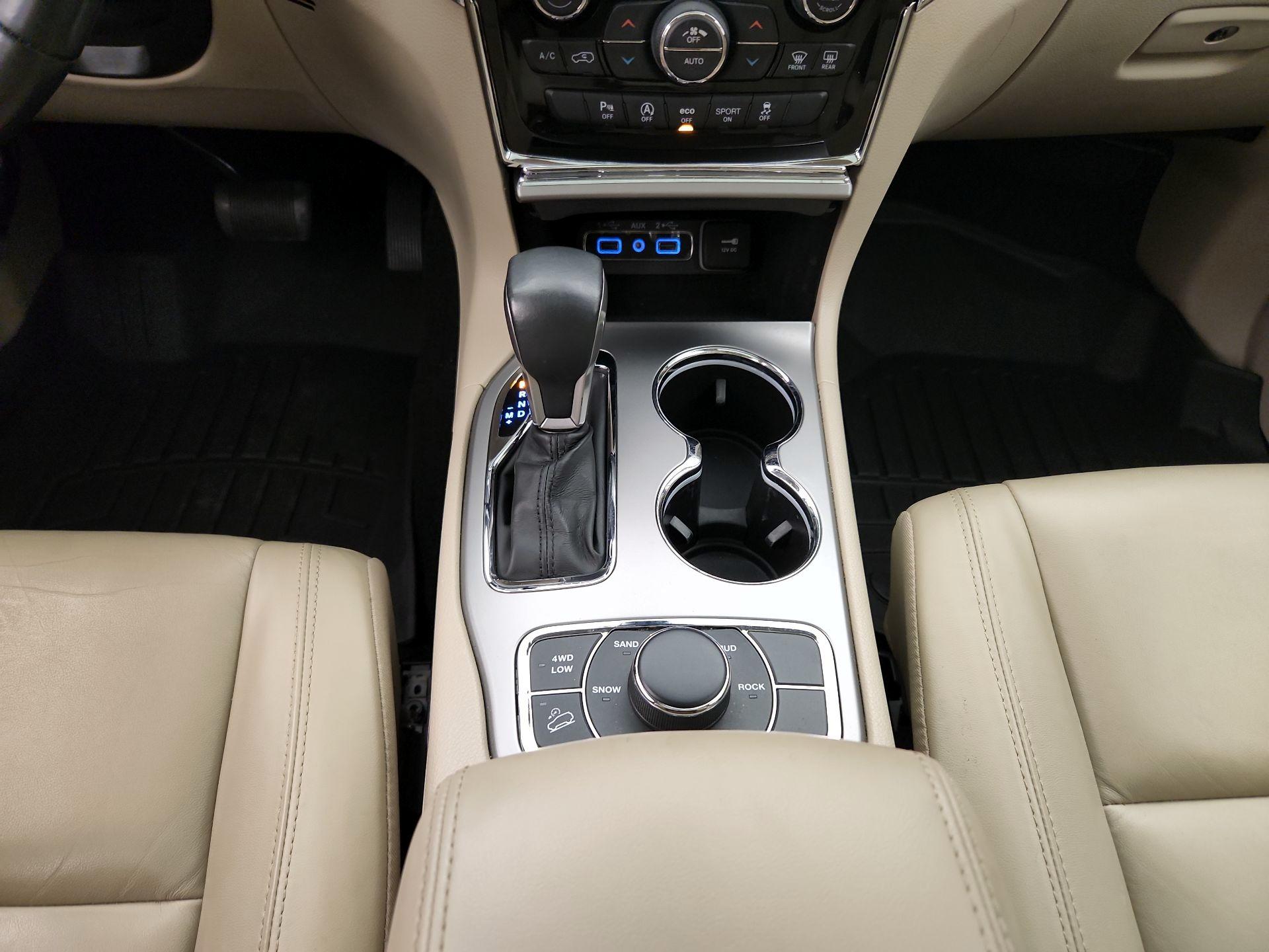 Thumbnail: 2021 Jeep Grand Cherokee - 17