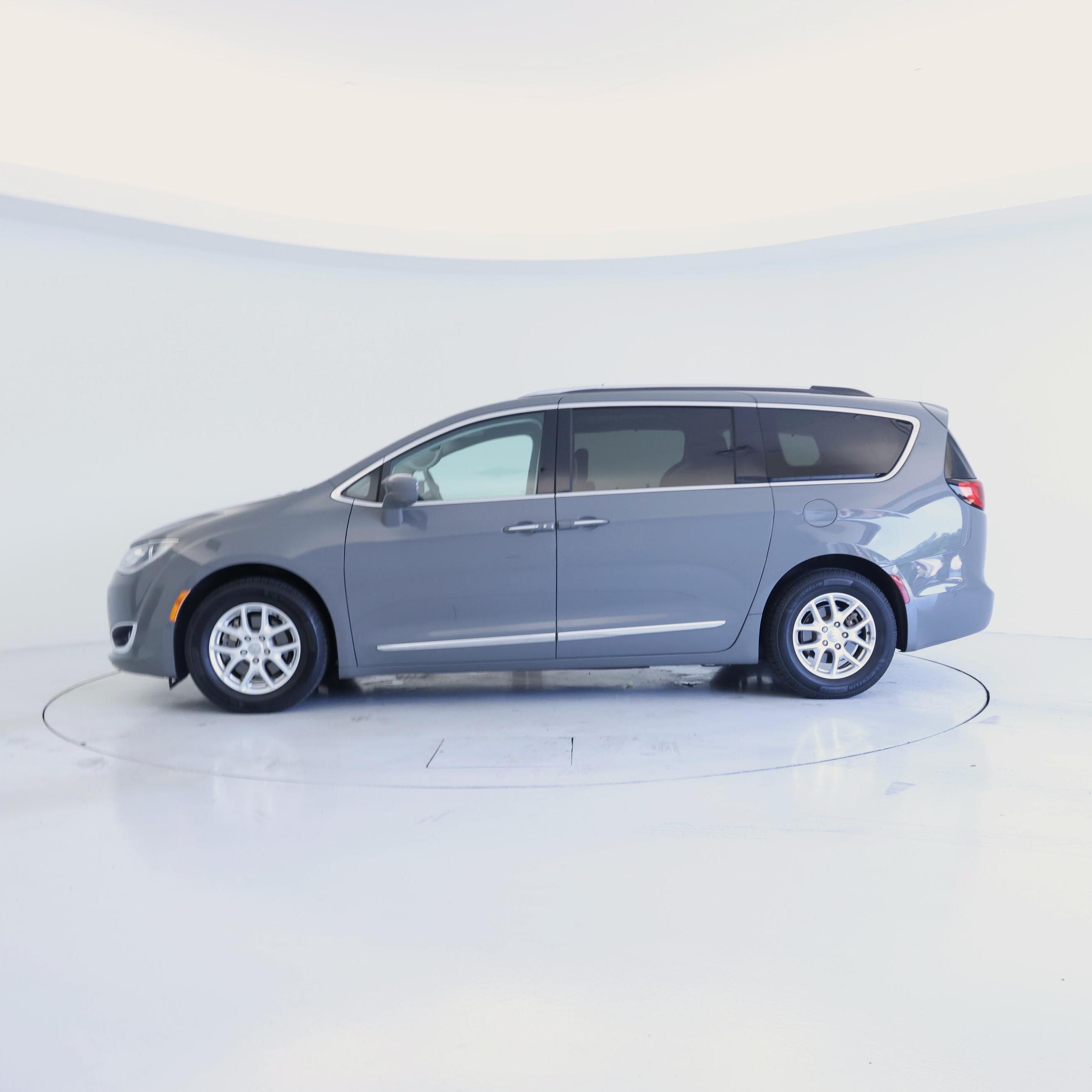 Thumbnail: 2020 Chrysler Pacifica - 3