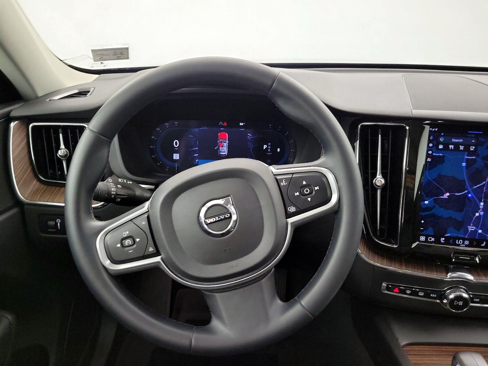 2022 Volvo XC60 Momentum - Photo 11