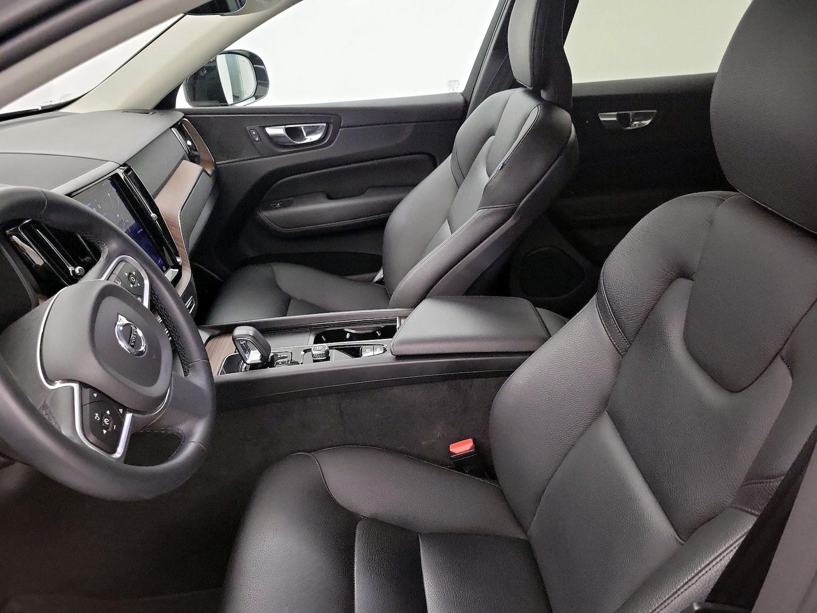 2022 Volvo XC60 Momentum - Photo 12