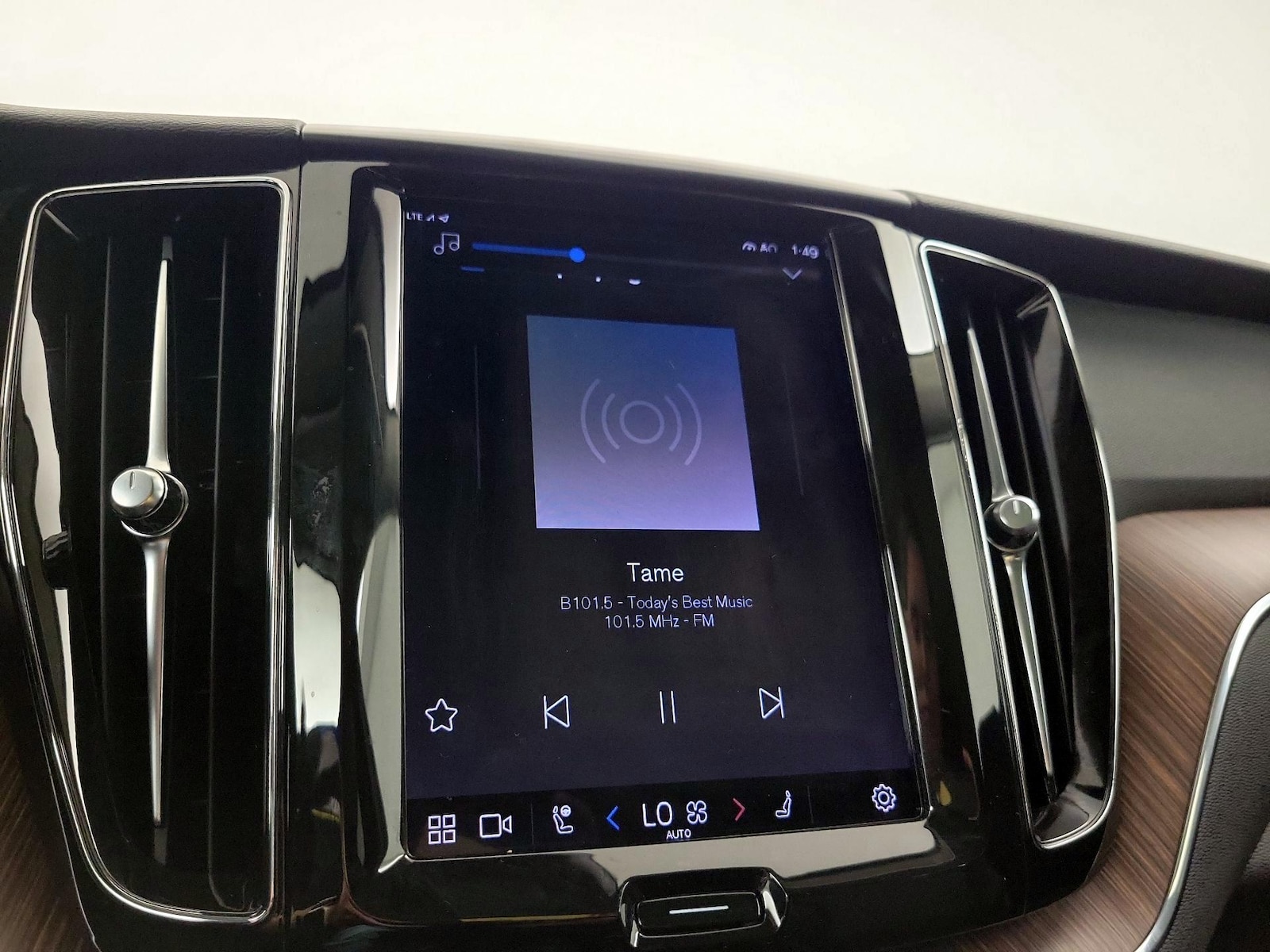 2022 Volvo XC60 Momentum - Photo 17