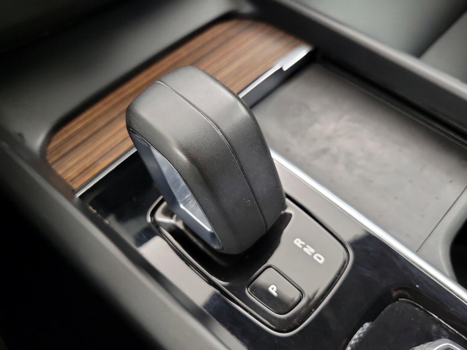 2022 Volvo XC60 Momentum - Photo 19