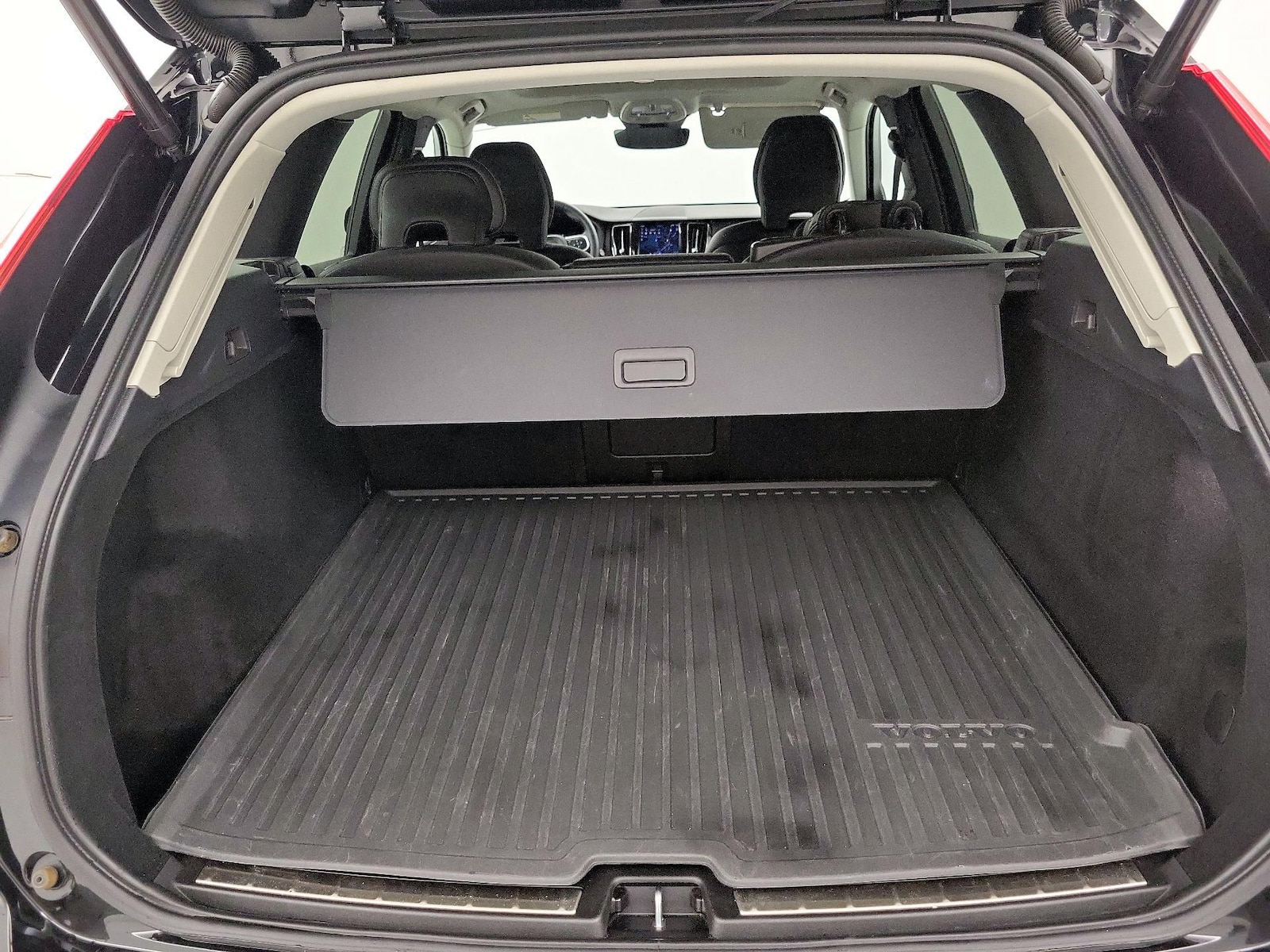 2022 Volvo XC60 Momentum - Photo 23
