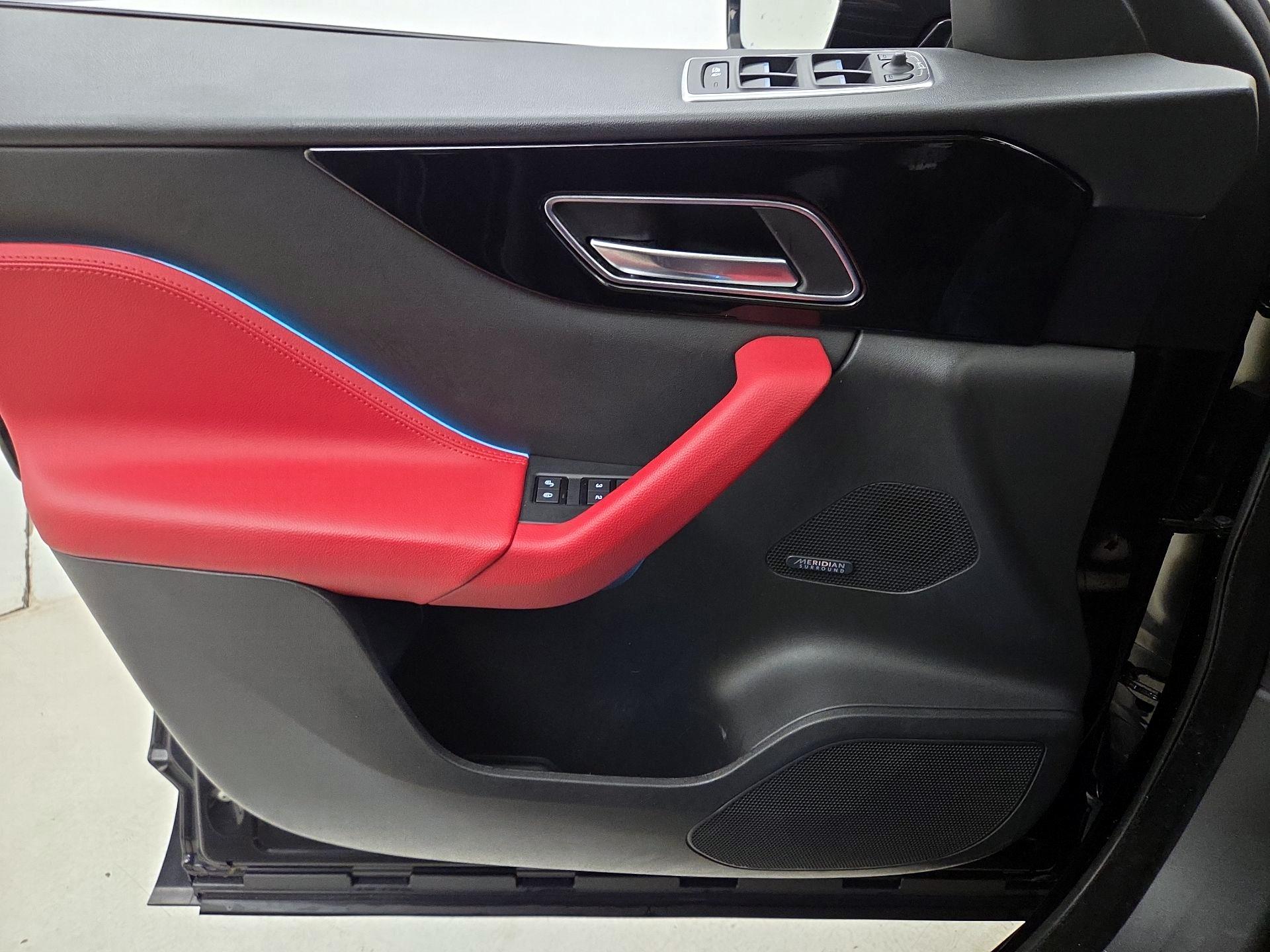 Thumbnail: 2019 Jaguar F-Pace - 12