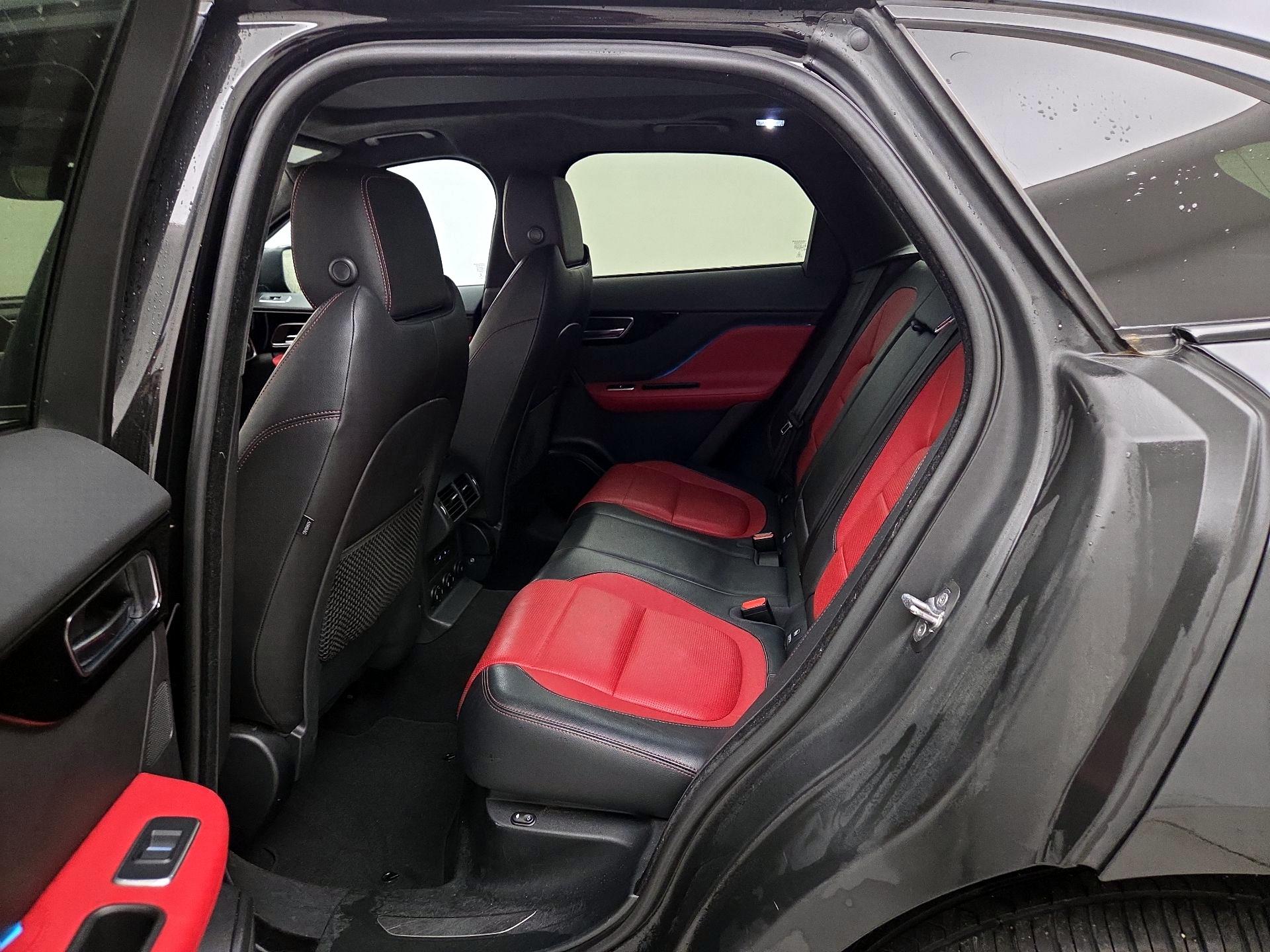 Thumbnail: 2019 Jaguar F-Pace - 20