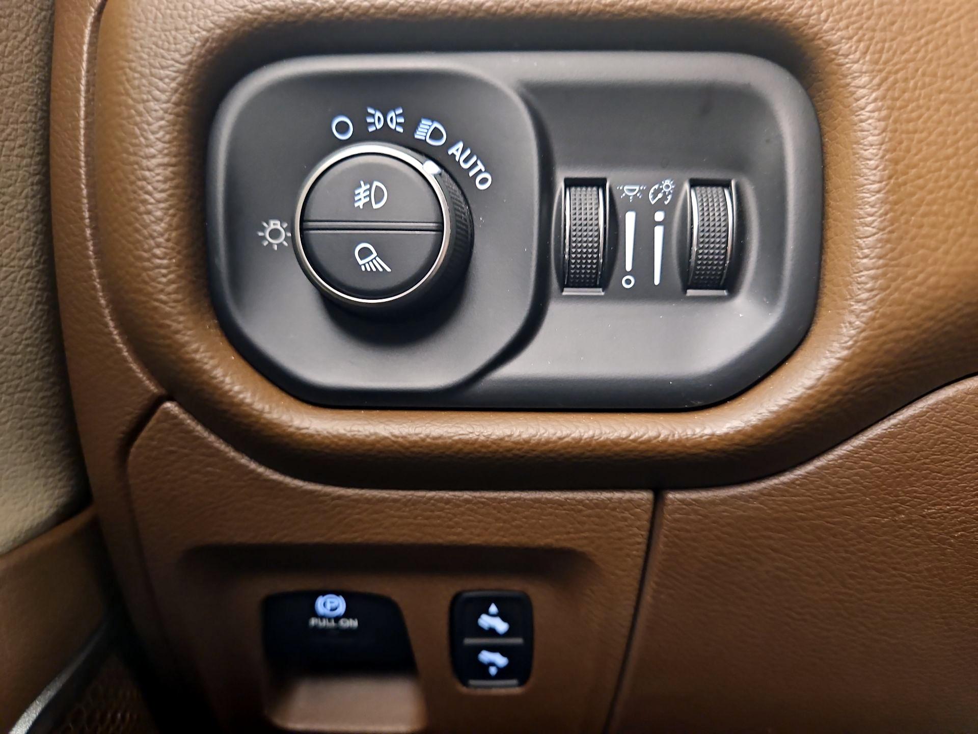 Thumbnail: 2019 RAM 1500 - 13