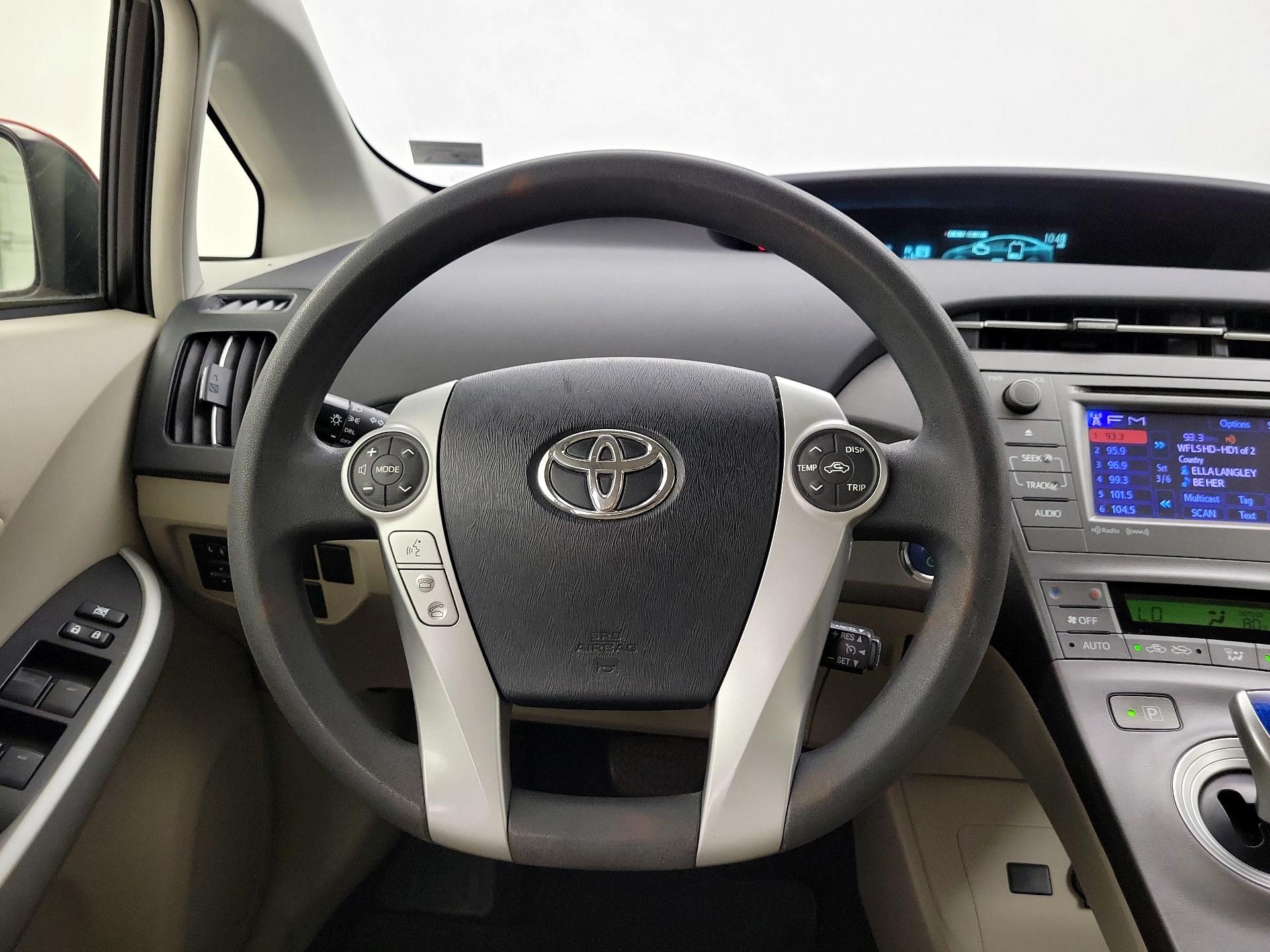 Thumbnail: 2015 Toyota Prius - 10