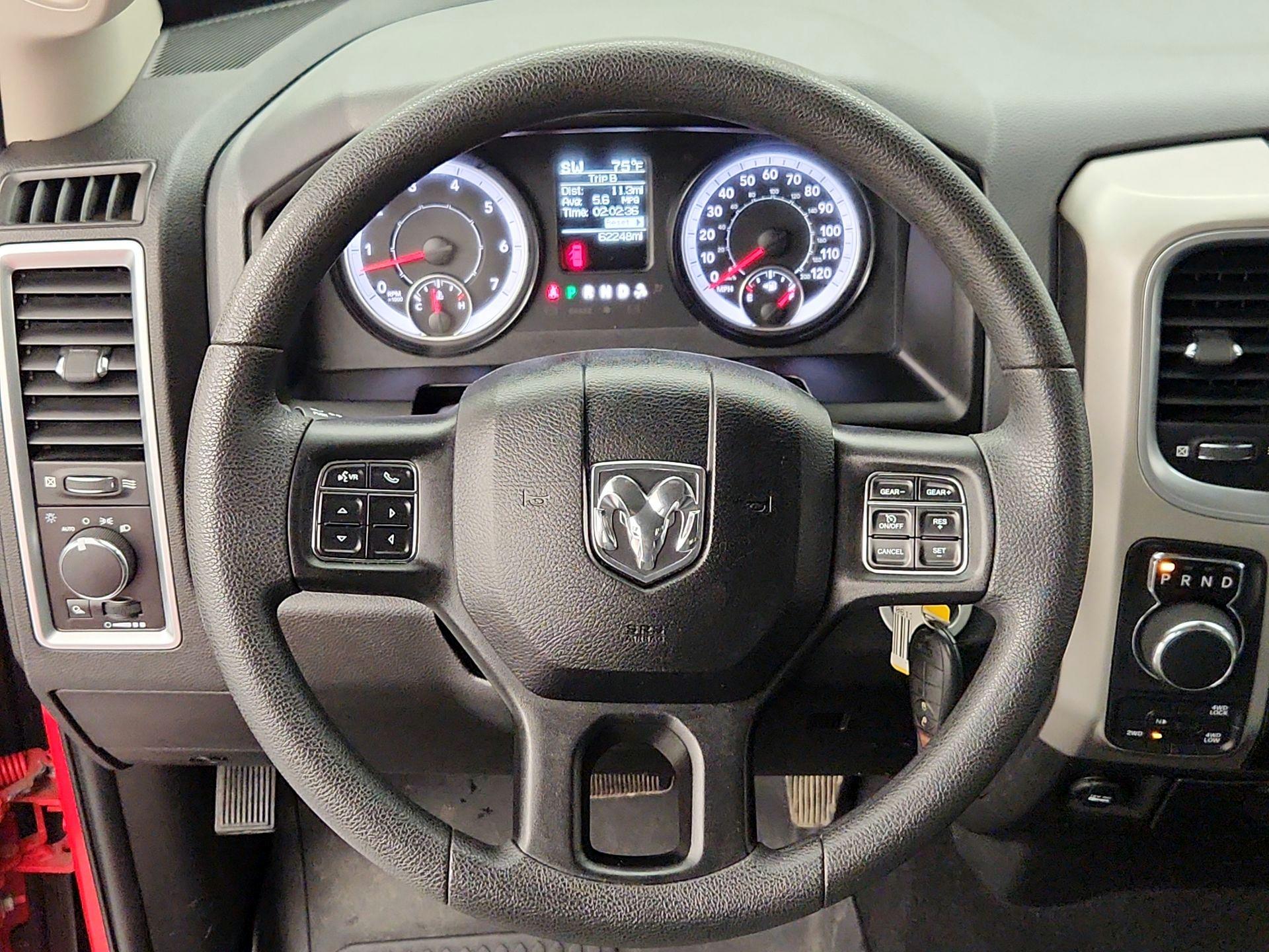 Thumbnail: 2020 RAM 1500 Classic - 10