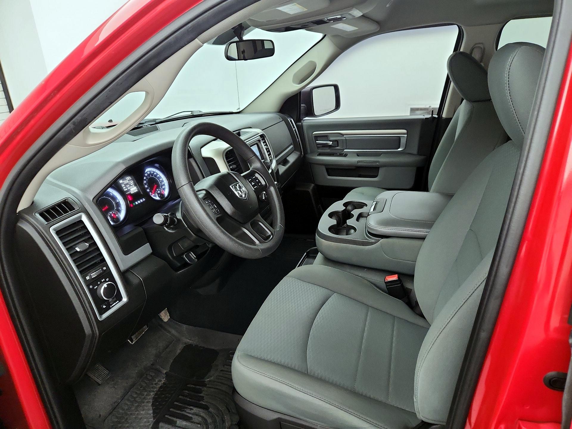 Thumbnail: 2020 RAM 1500 Classic - 11