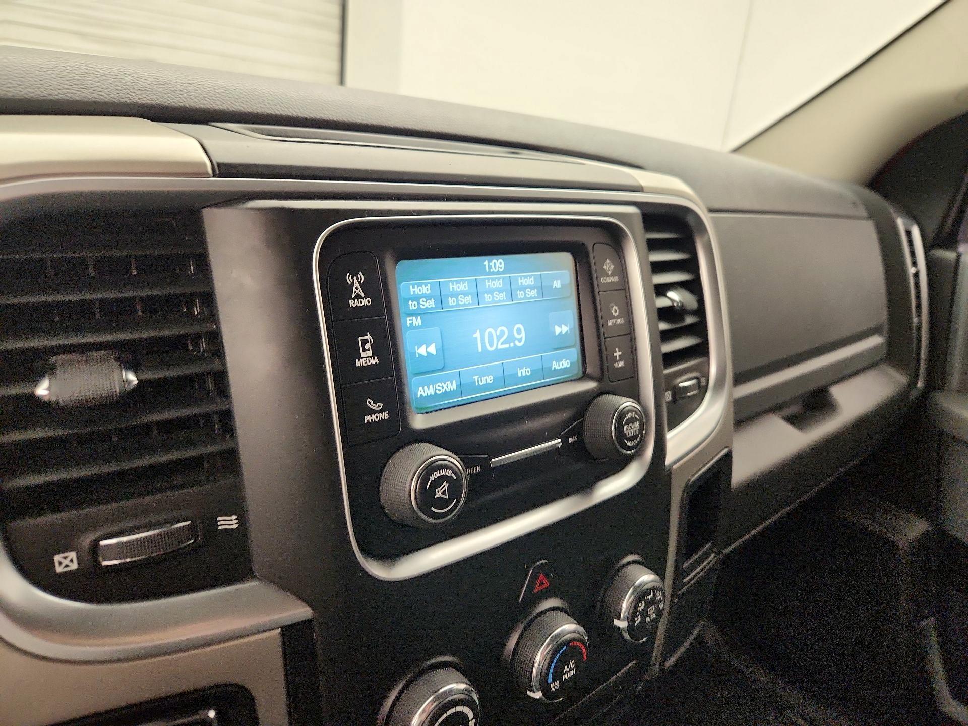 Thumbnail: 2020 RAM 1500 Classic - 15