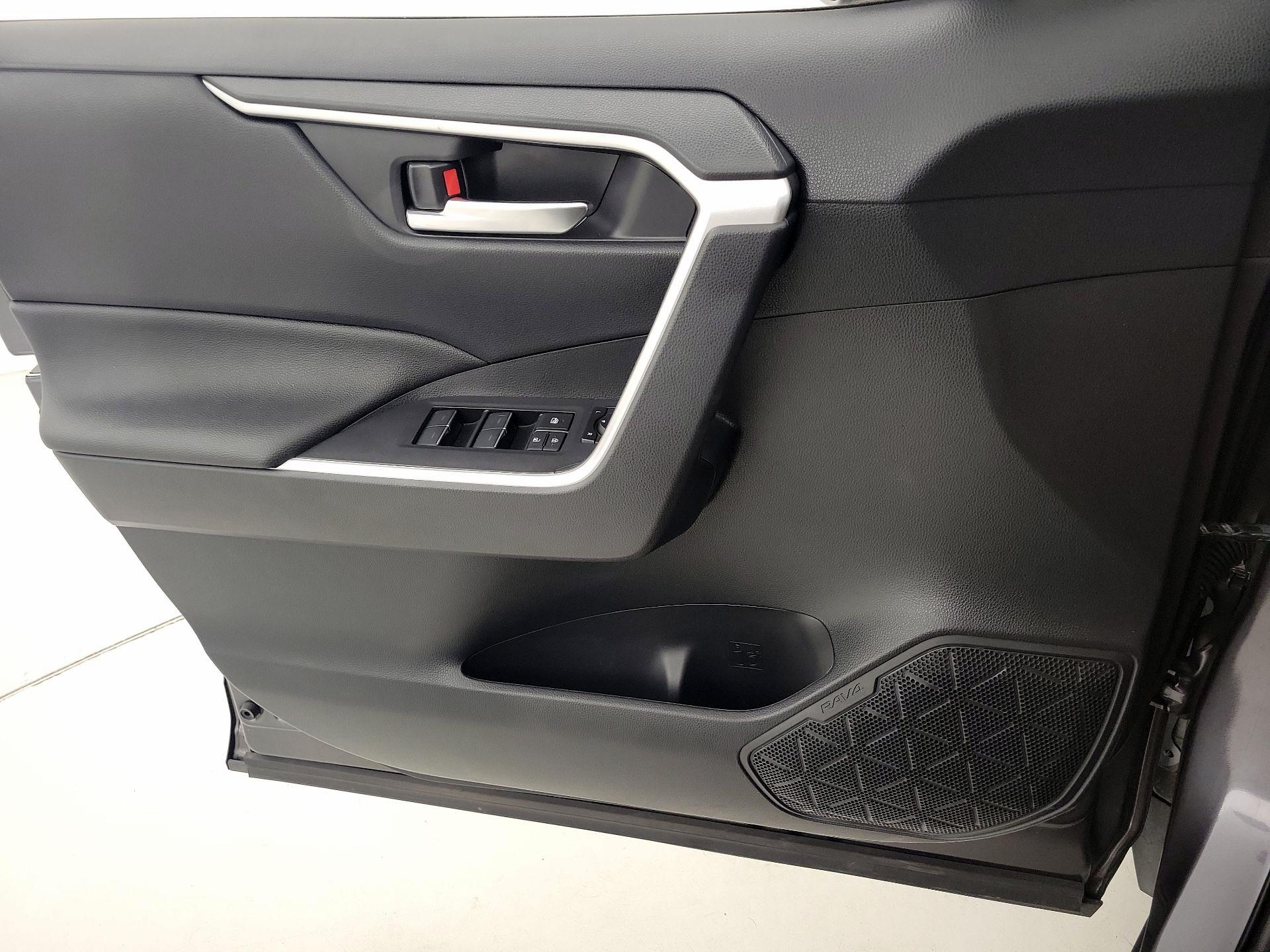 Thumbnail: 2025 Toyota RAV4 - 12