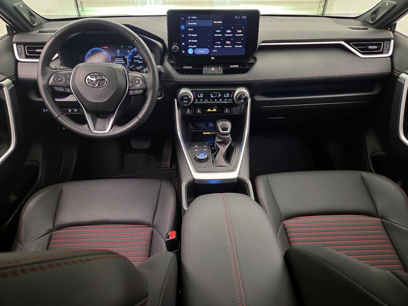 2024 Toyota RAV4 XSE - Photo 10