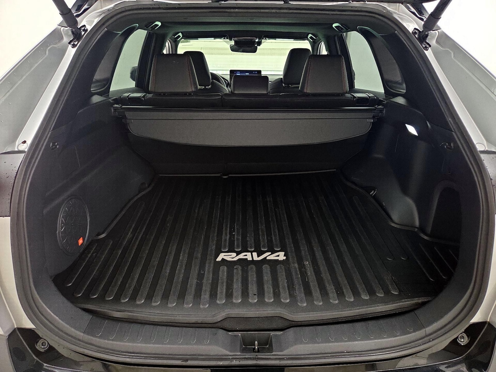 2024 Toyota RAV4 XSE - Photo 22
