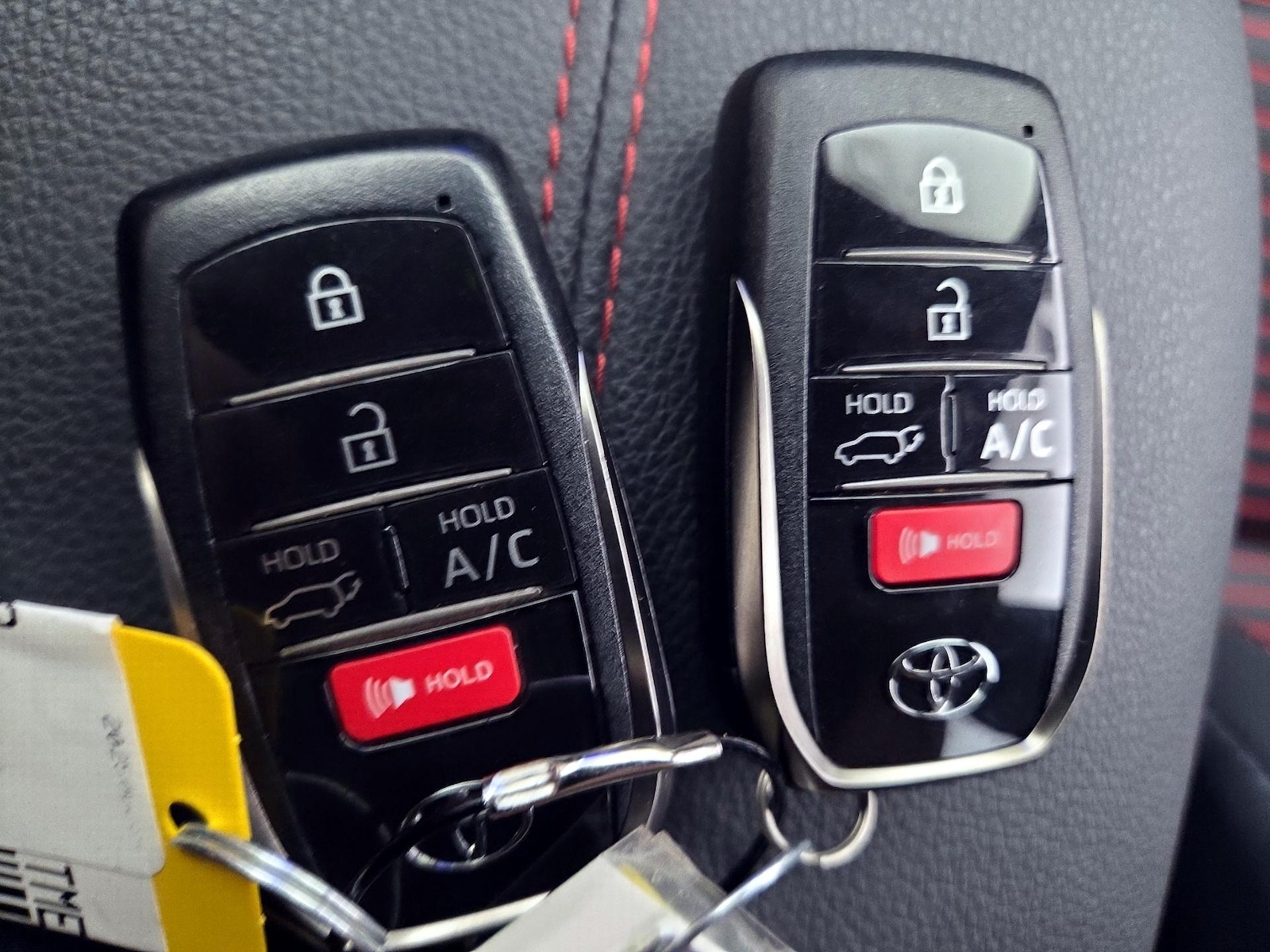 2024 Toyota RAV4 XSE - Photo 25
