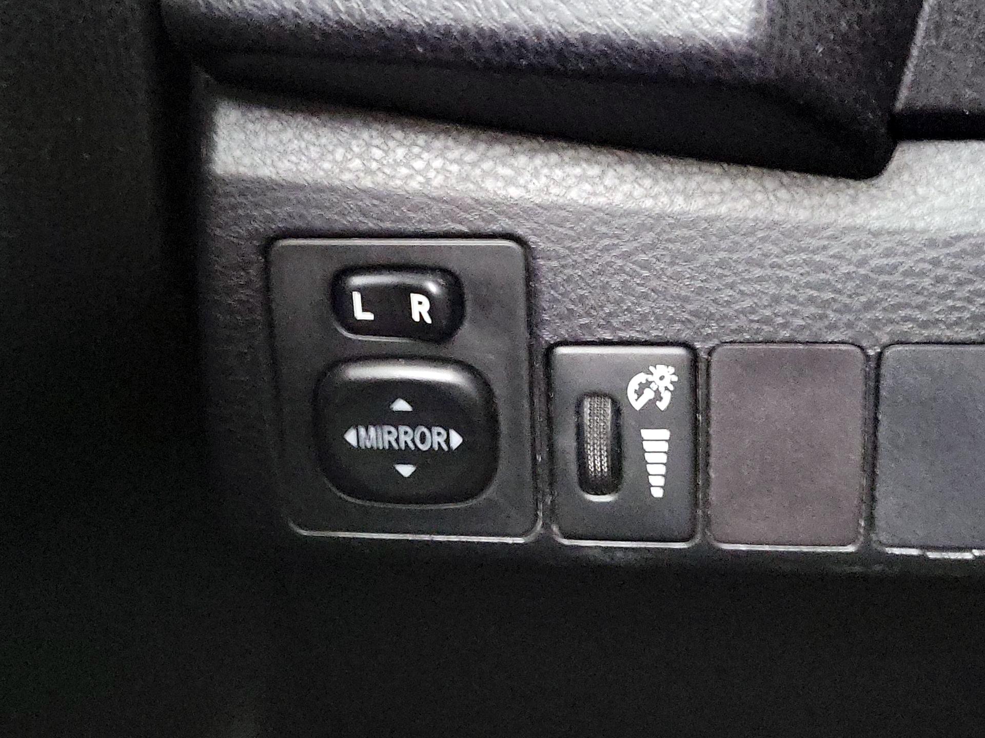 Thumbnail: 2015 Toyota Corolla - 13