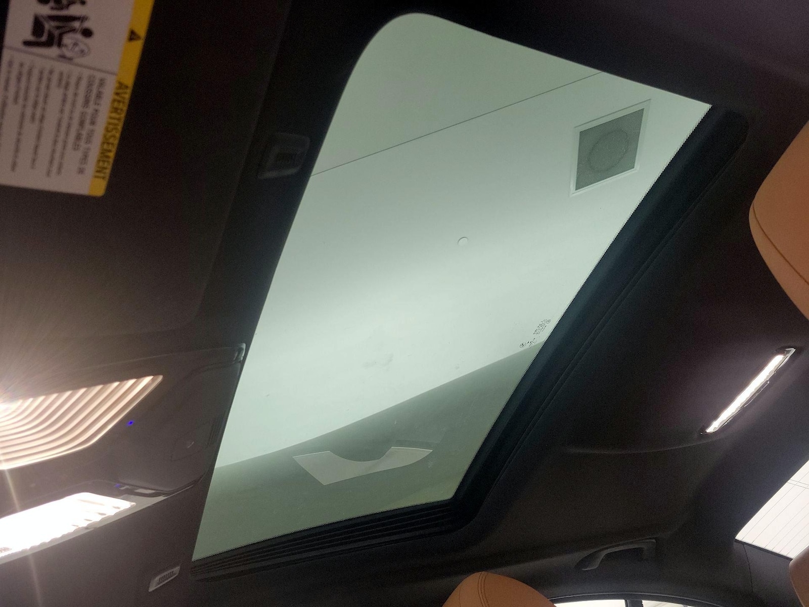 Sunroof(s) & Overhead Airbags