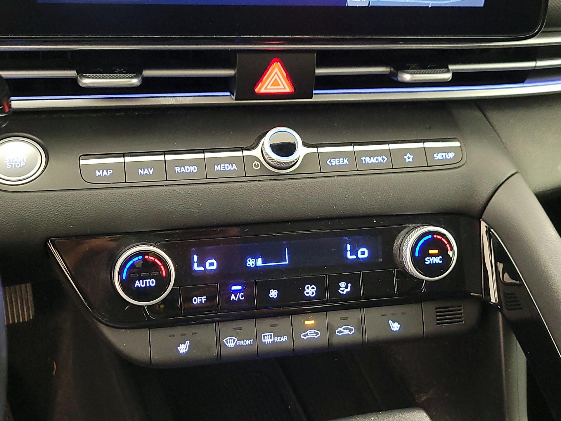 Thumbnail: 2025 Hyundai Elantra - 17