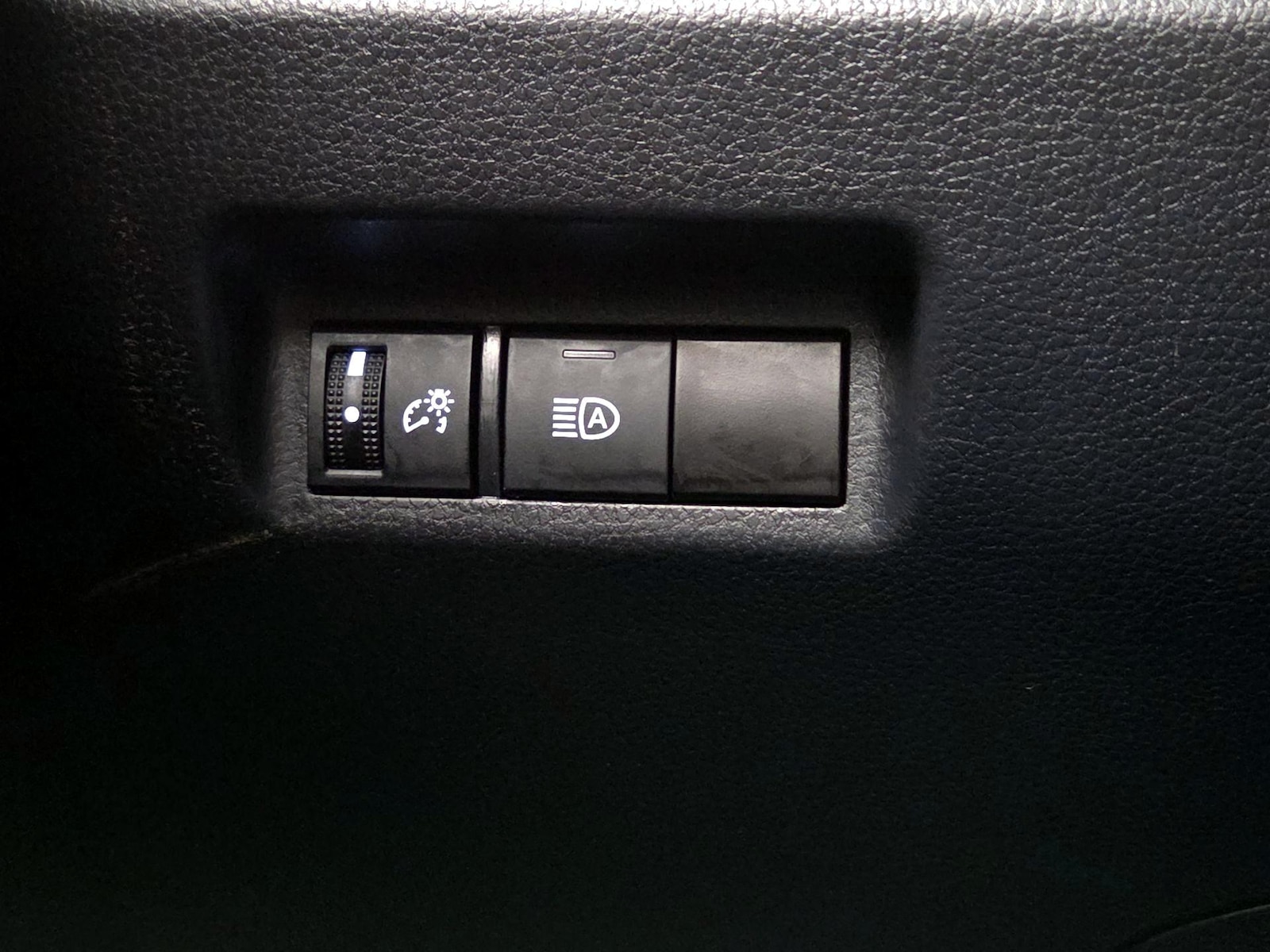 2023 Toyota RAV4 SE - Photo 14