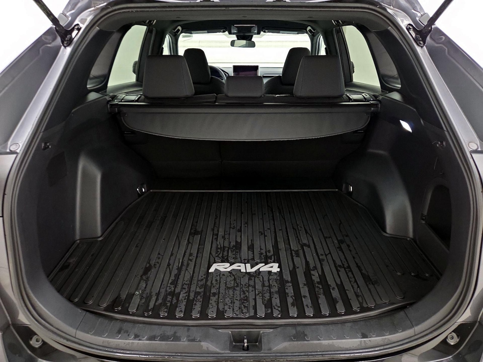 2023 Toyota RAV4 SE - Photo 21