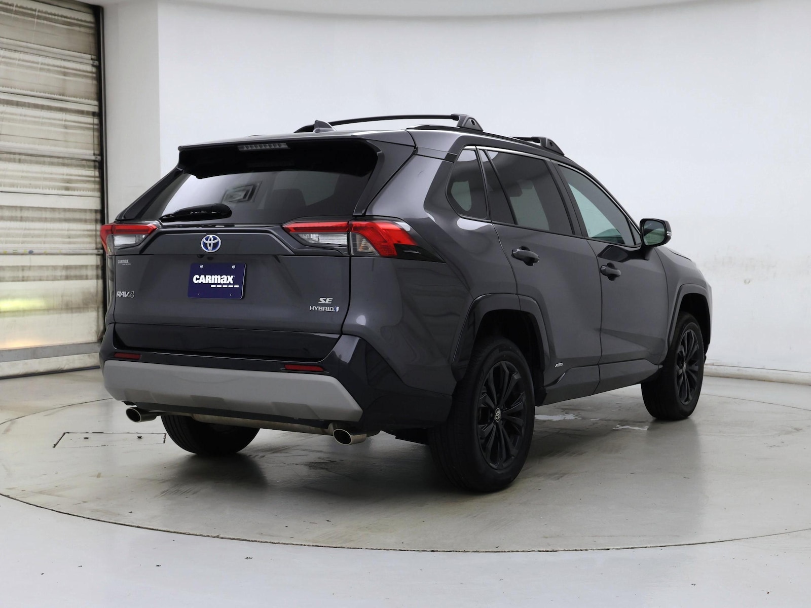 2023 Toyota RAV4 SE - Photo 9