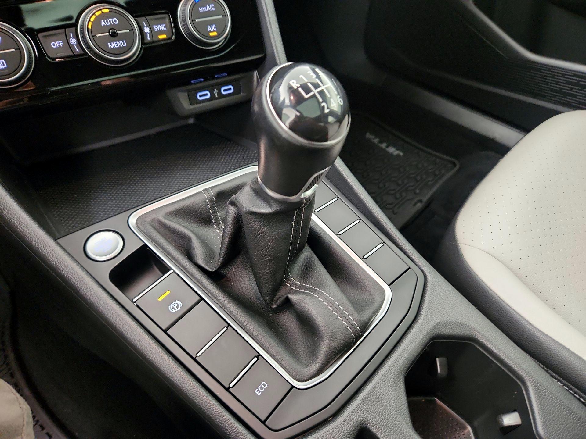 Thumbnail: 2020 Volkswagen Jetta - 15