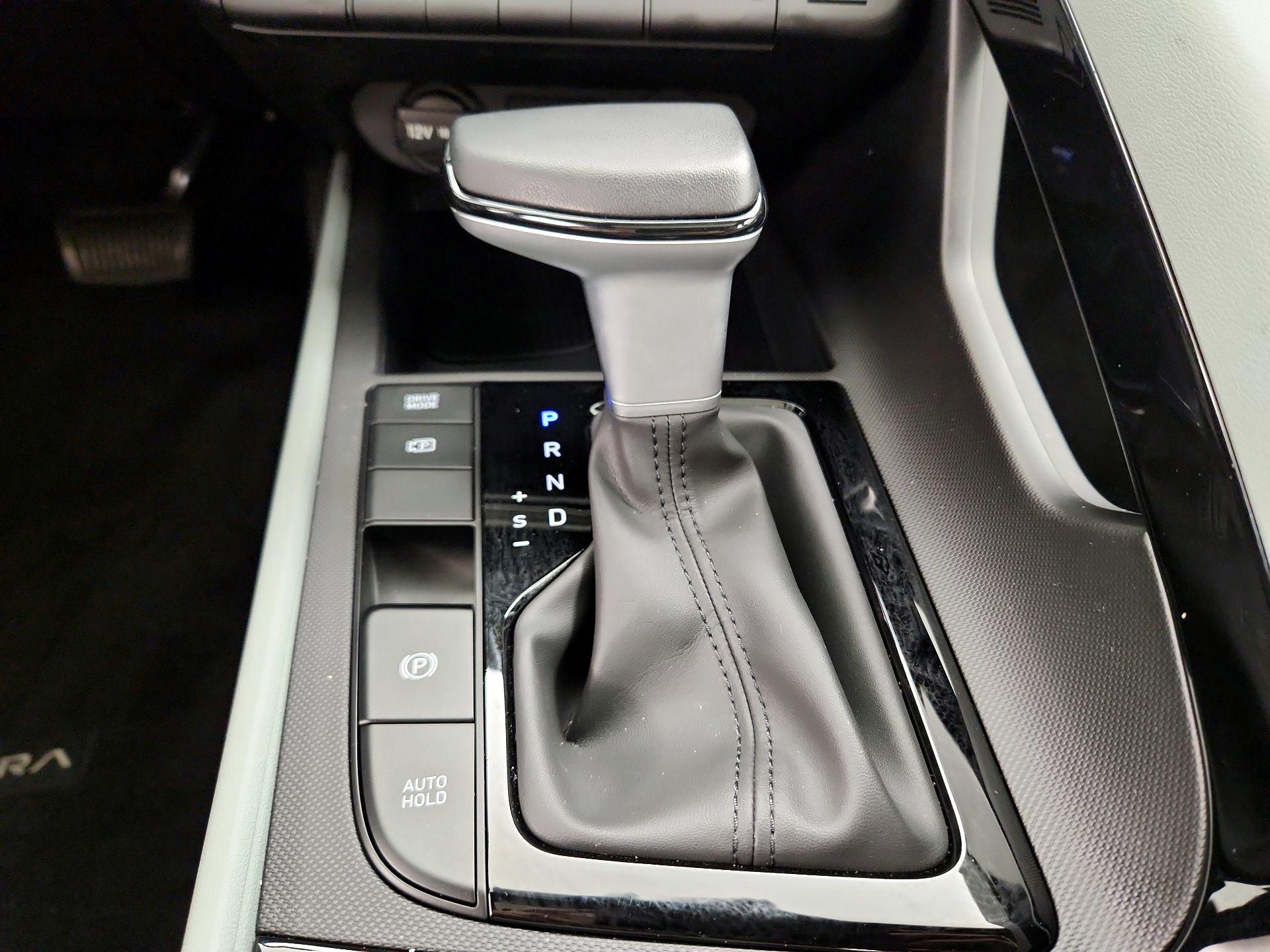 Thumbnail: 2025 Hyundai Elantra - 18