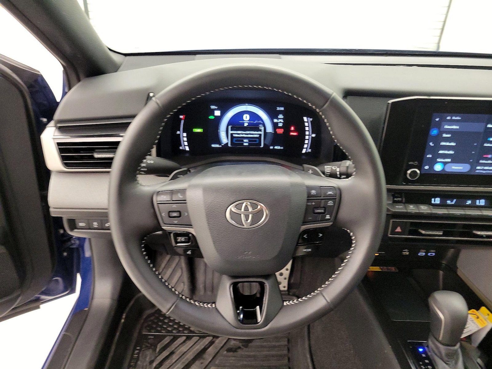 2026 Toyota Camry SE - Photo 11