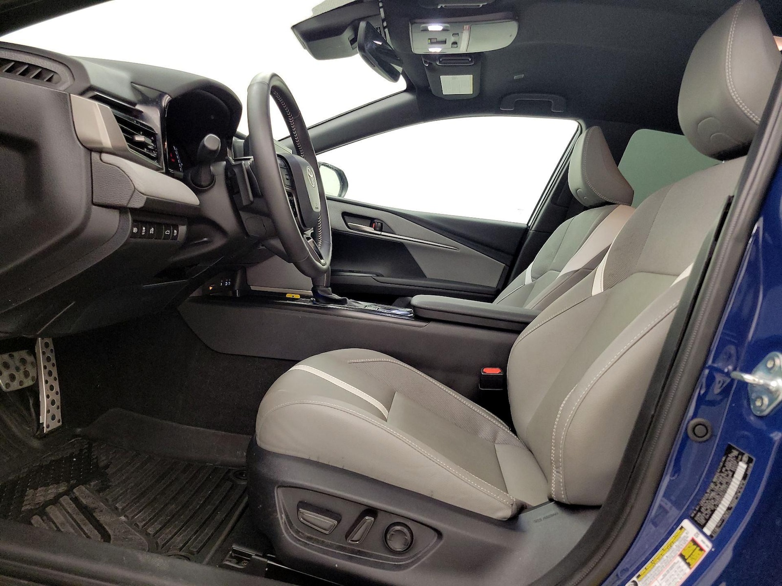 2026 Toyota Camry SE - Photo 12