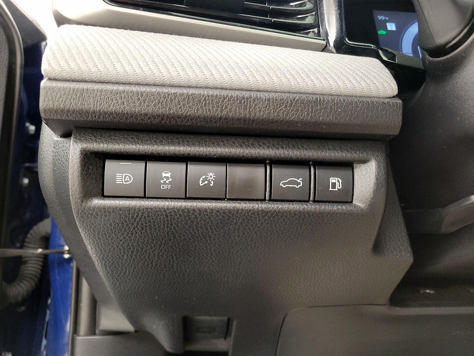 2026 Toyota Camry SE - Photo 14