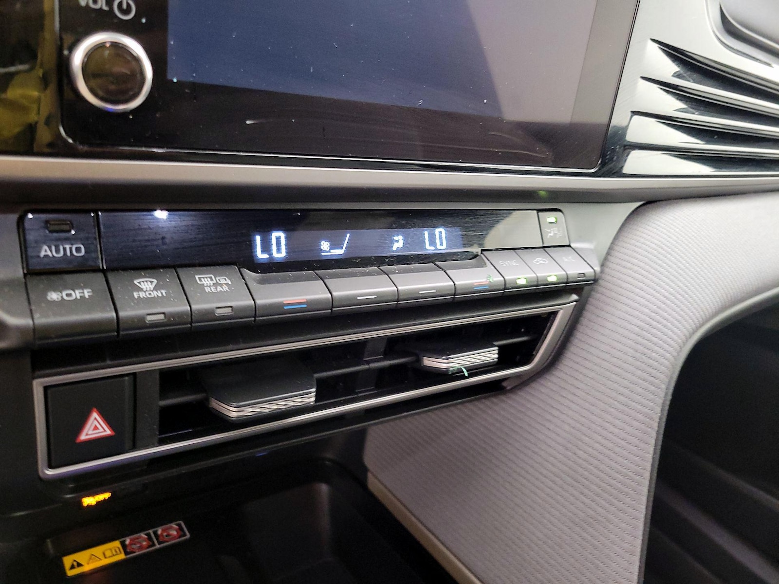 2026 Toyota Camry SE - Photo 17