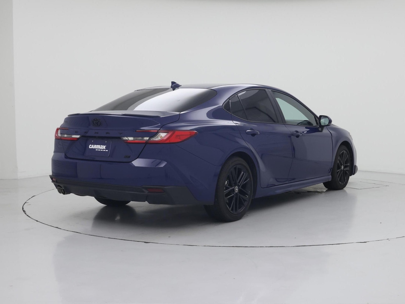 2026 Toyota Camry SE - Photo 9